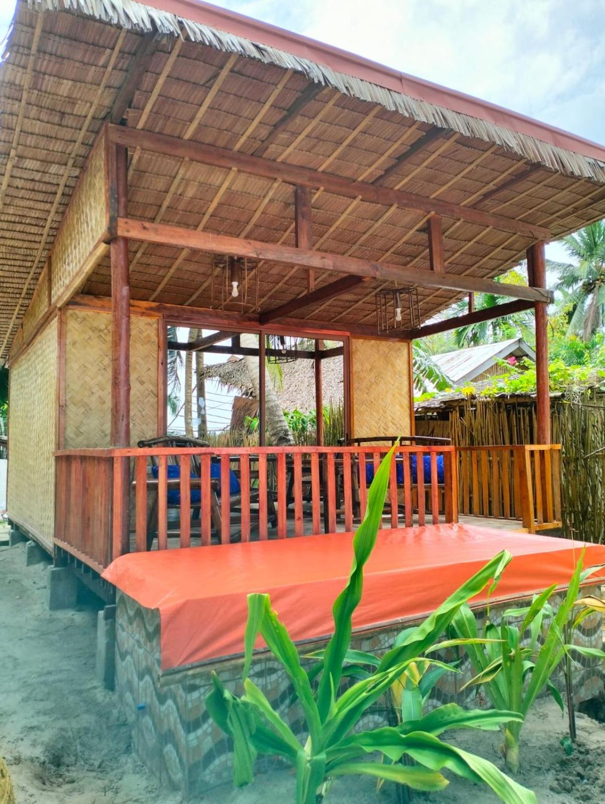 Beachfront Bungalows Bucana, El Nido