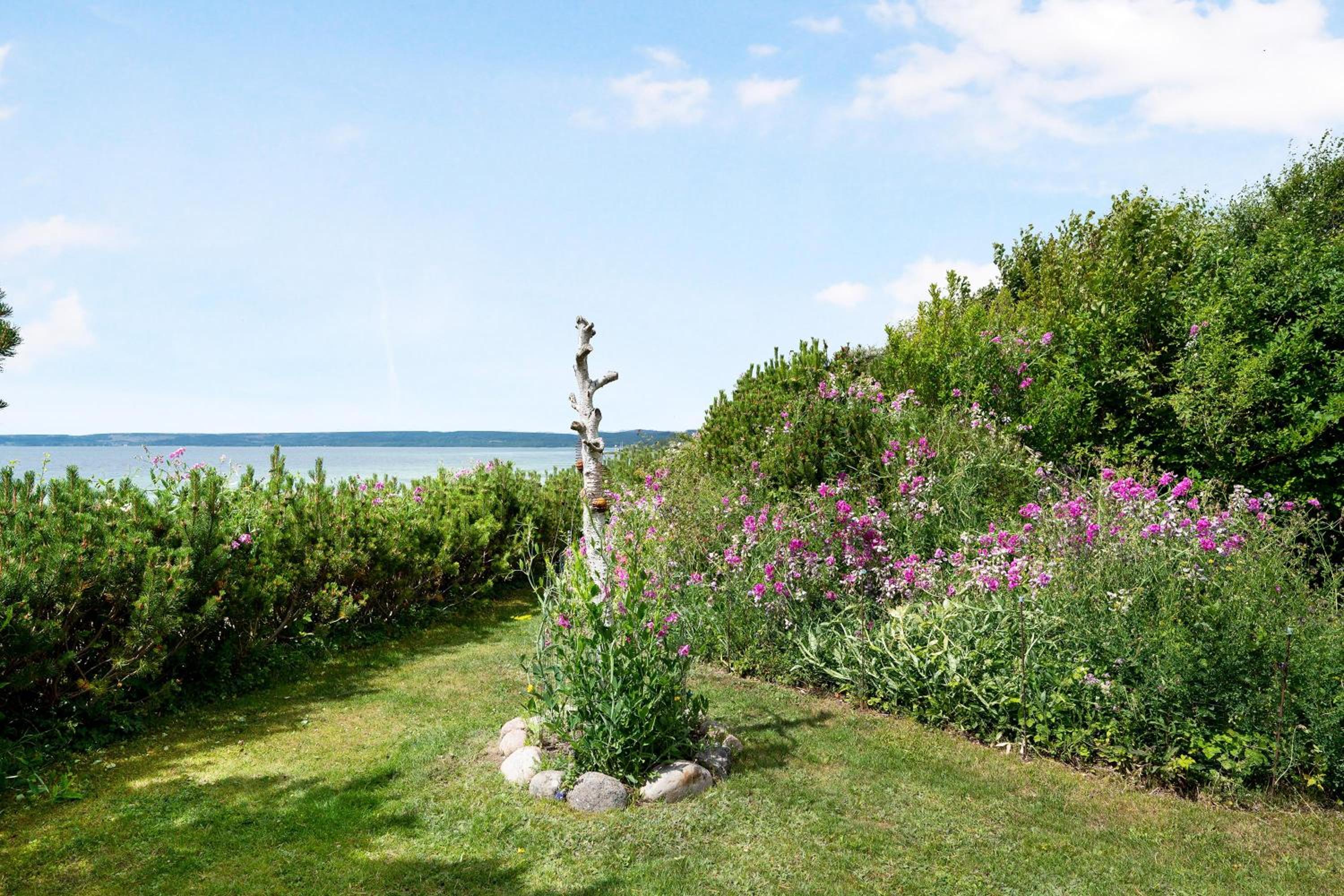 Romantic Seaside Cottage With Panoramic Views Just 20 Meters From The Beach