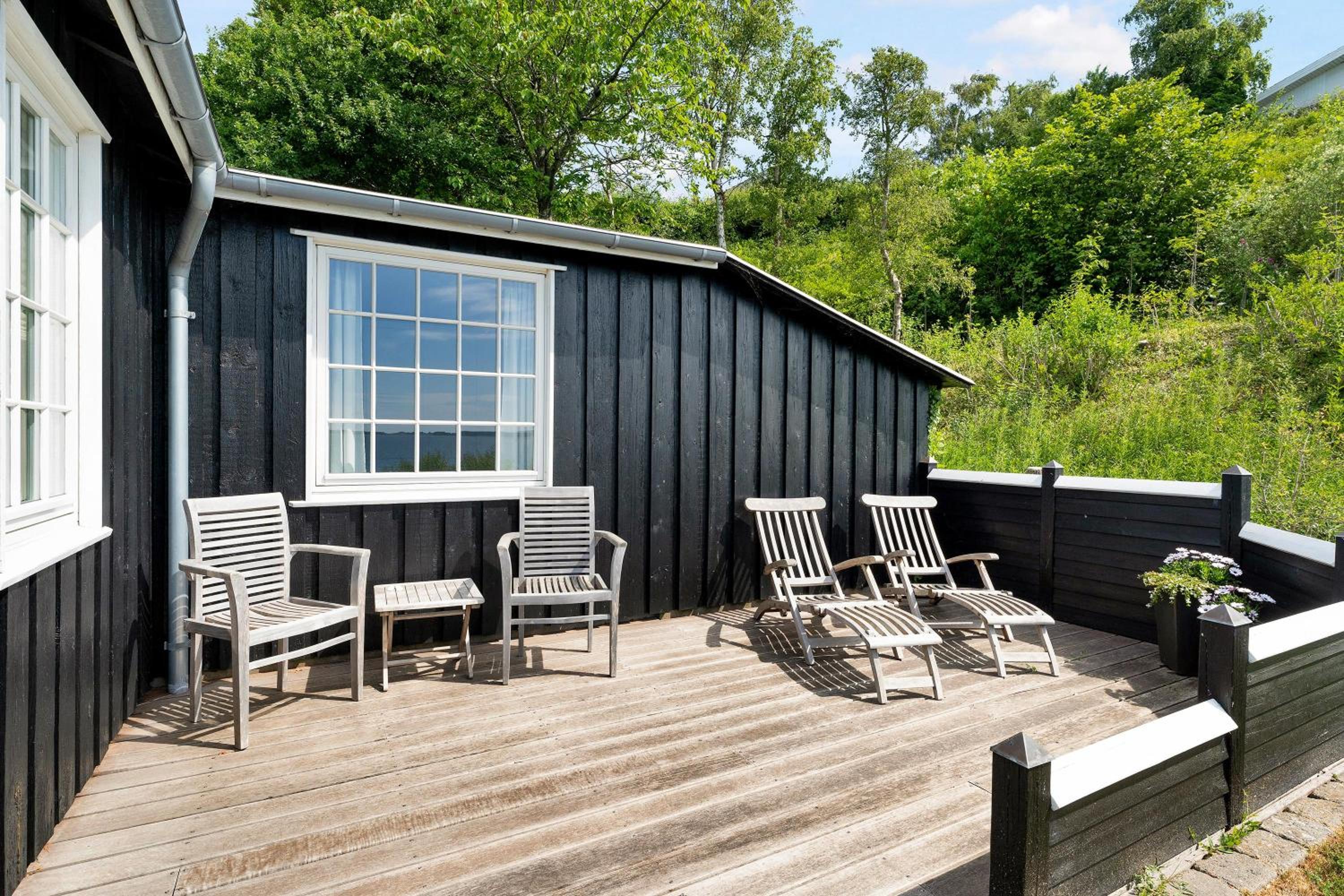 Romantic Seaside Cottage With Panoramic Views Just 20 Meters From The Beach