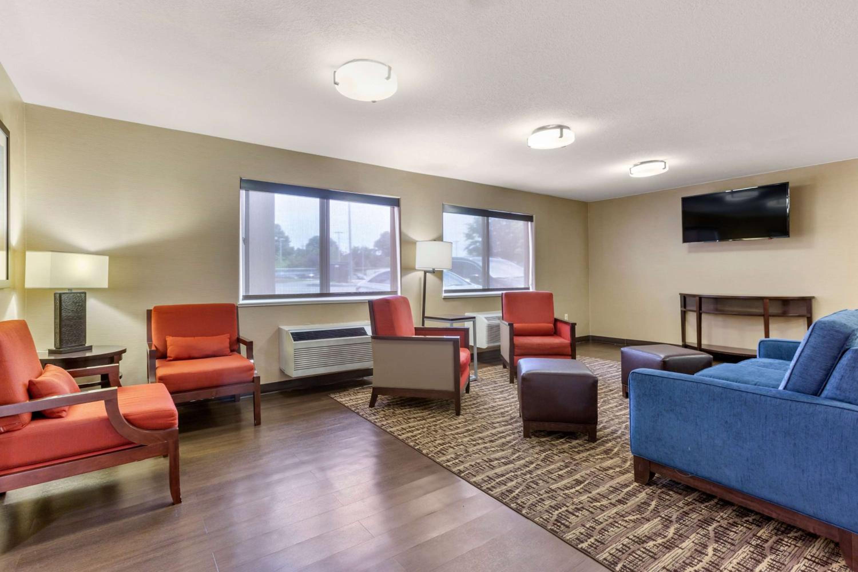 Wingate by Wyndham Los Alamos view 2