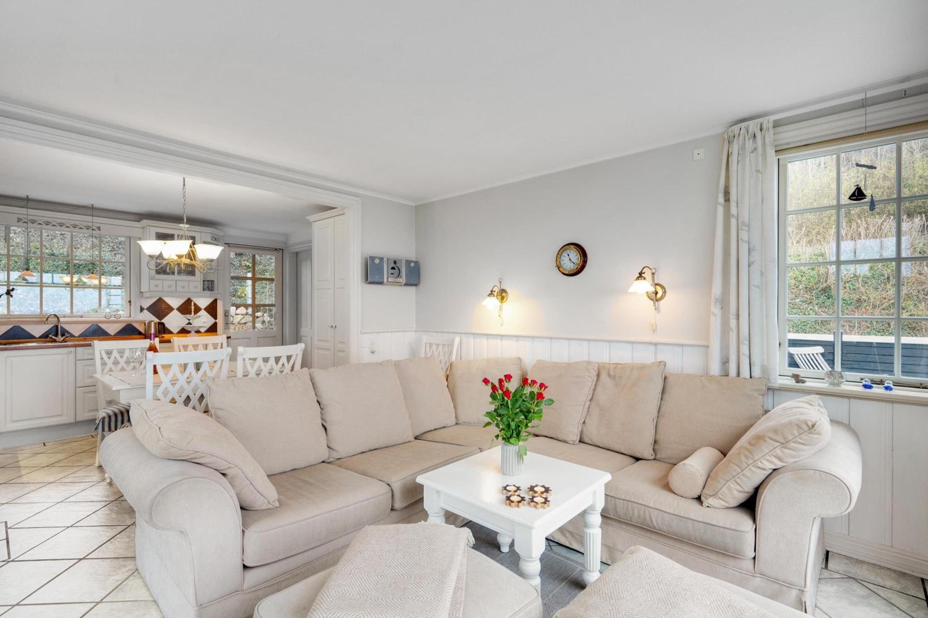Romantic Seaside Cottage With Panoramic Views Just 20 Meters From The Beach