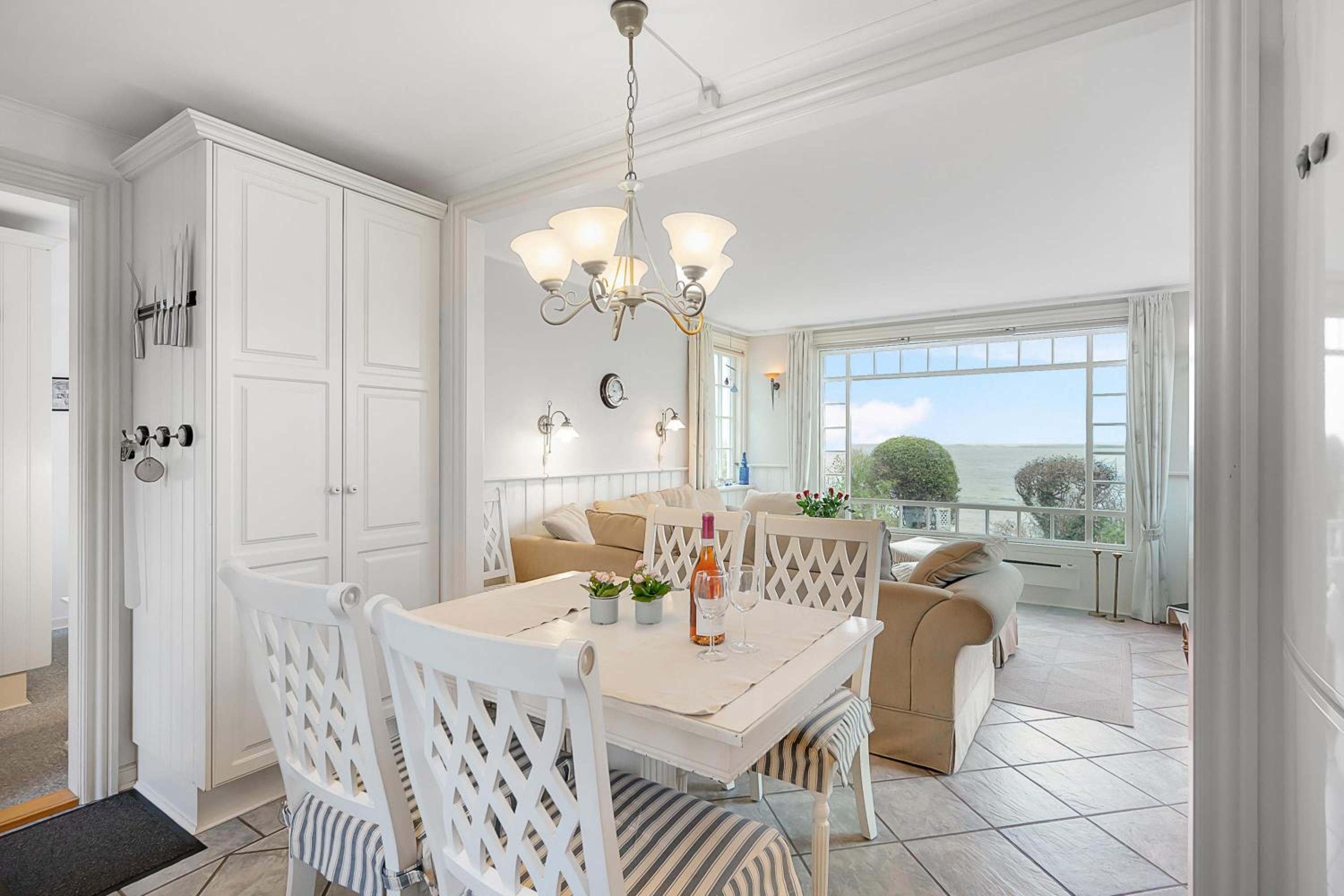 Romantic Seaside Cottage With Panoramic Views Just 20 Meters From The Beach