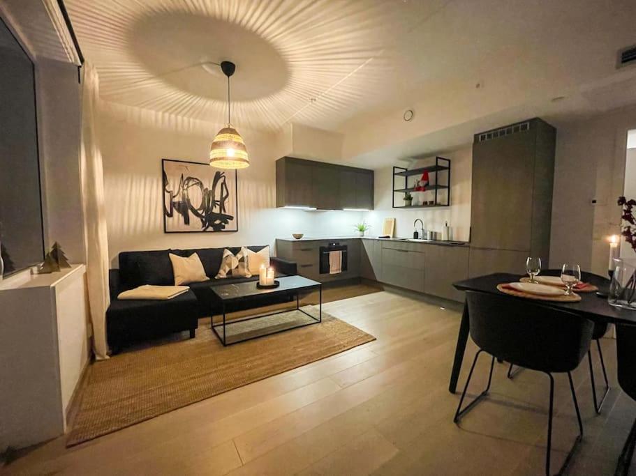 High standard apartment in city center view 3