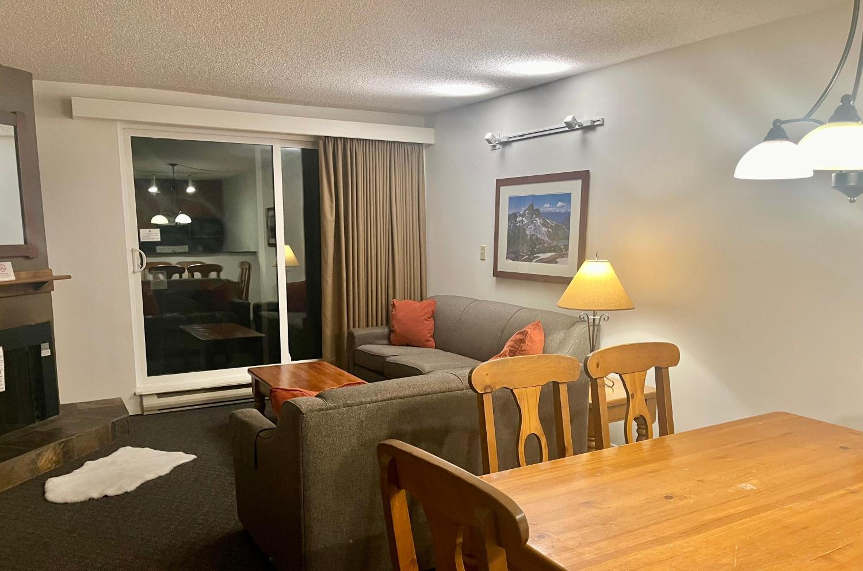 Tantalus lodge Spectacular Spacious Retreat