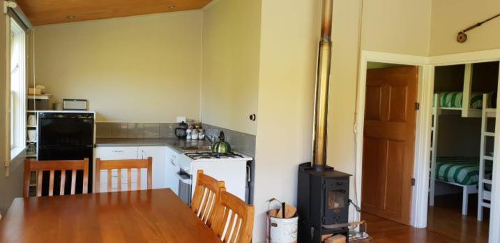Round Hill Hut view 2