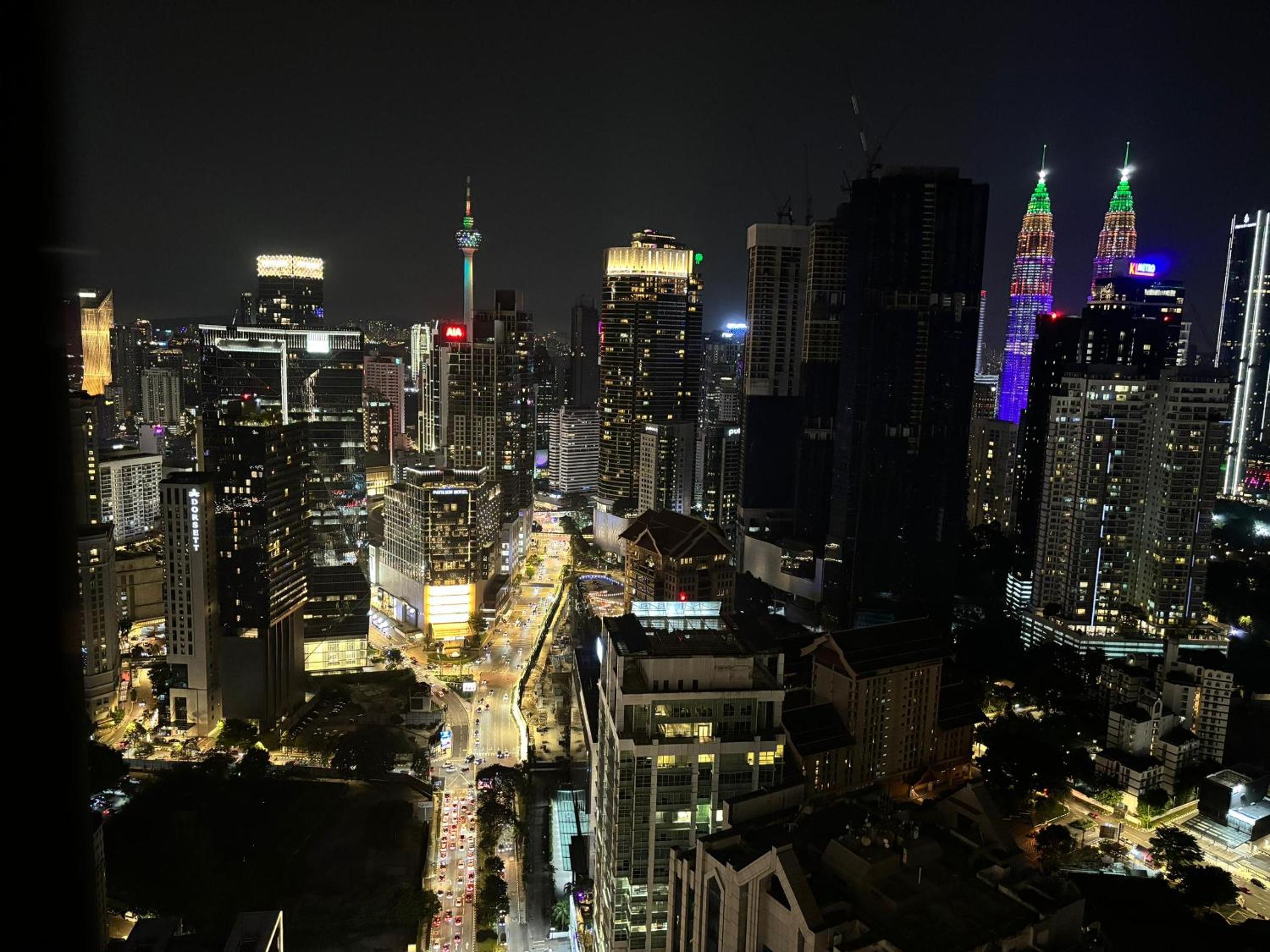 TRX Agile Bukit Bintang KLCC View 8pax Family Suites