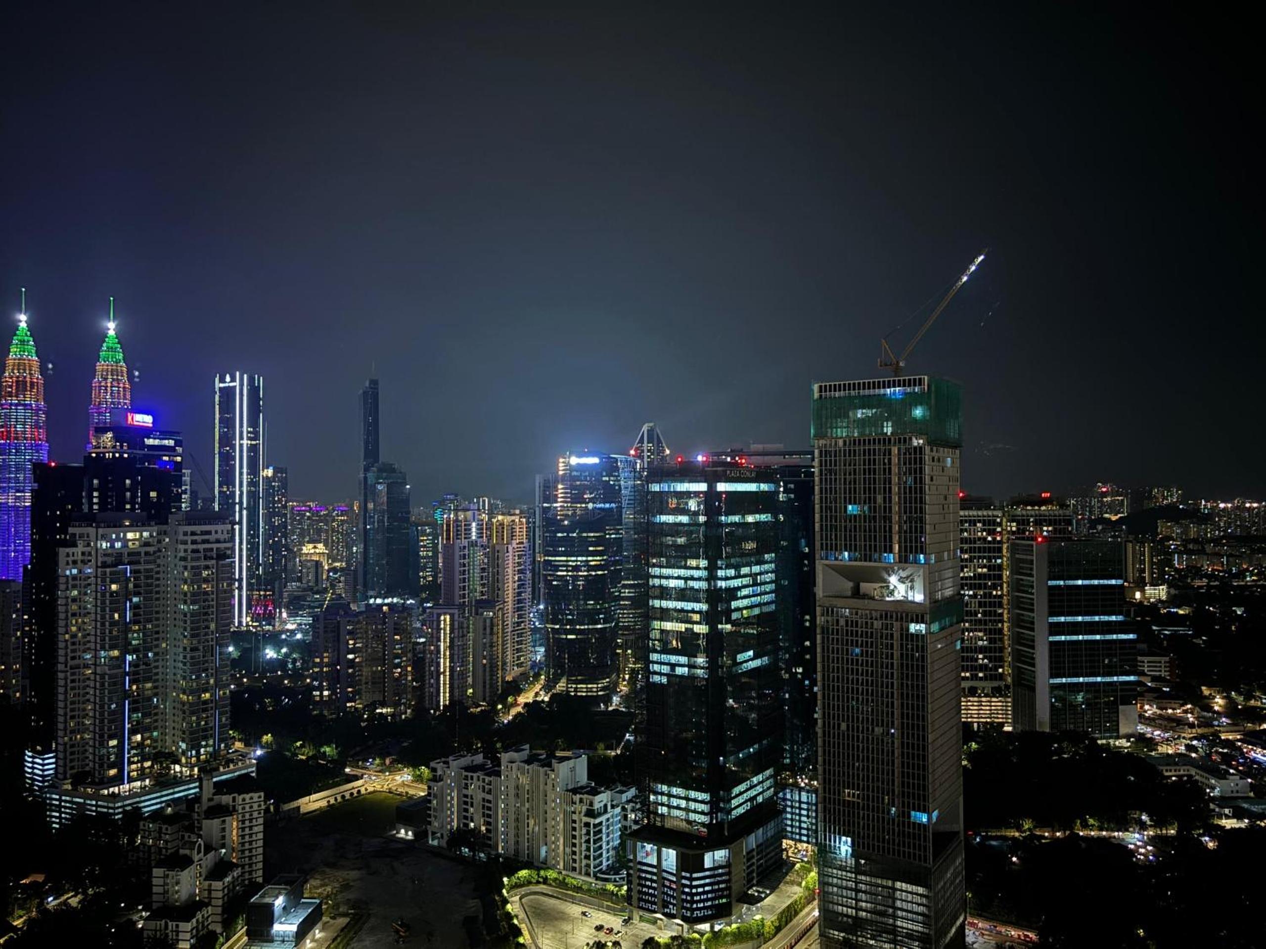 TRX Agile Bukit Bintang KLCC View 8pax Family Suites