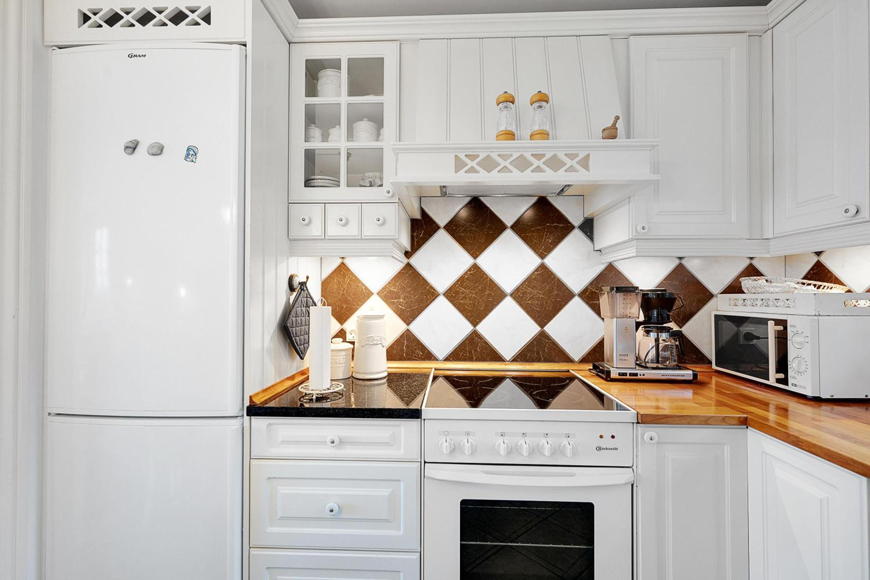Romantic Seaside Cottage With Panoramic Views Just 20 Meters From The Beach