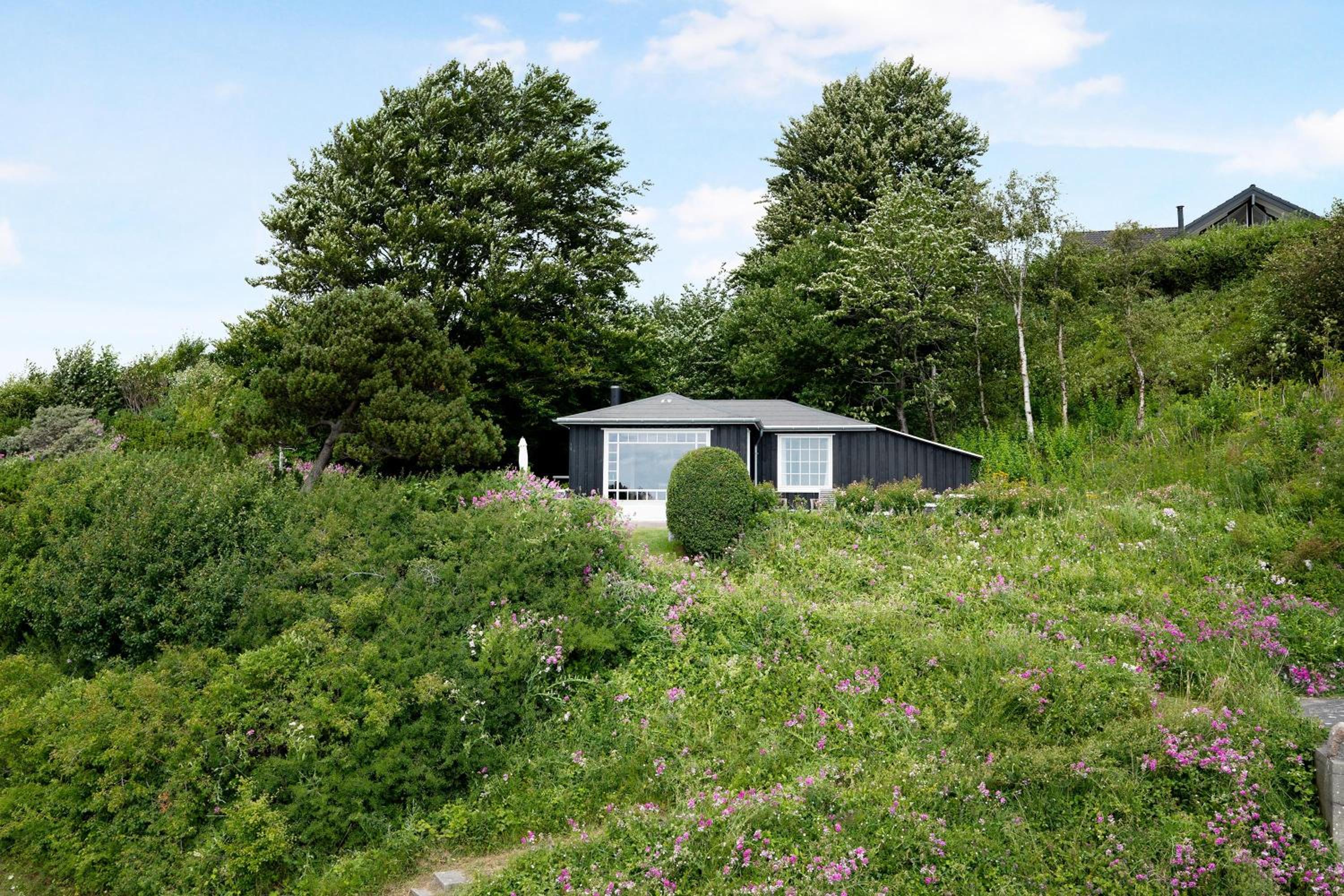 Romantic Seaside Cottage With Panoramic Views Just 20 Meters From The Beach