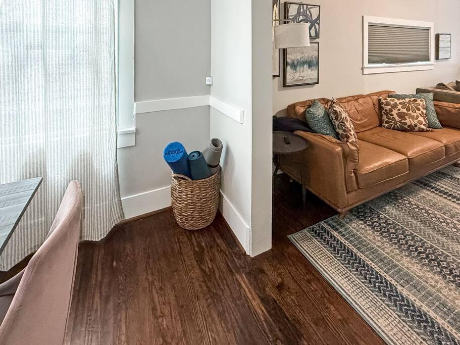Port City Bungalow - Experience Art, Historic Home, Walk DwTn Wilmington view 5