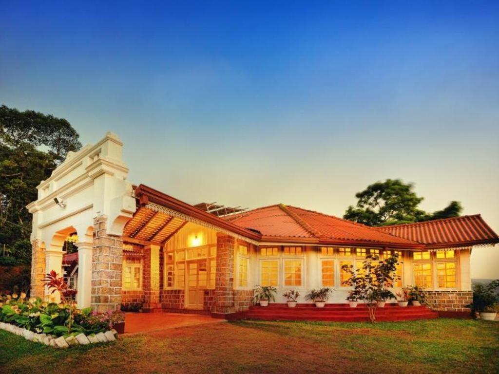 Primrose Kandy Hill Bungalow view 3