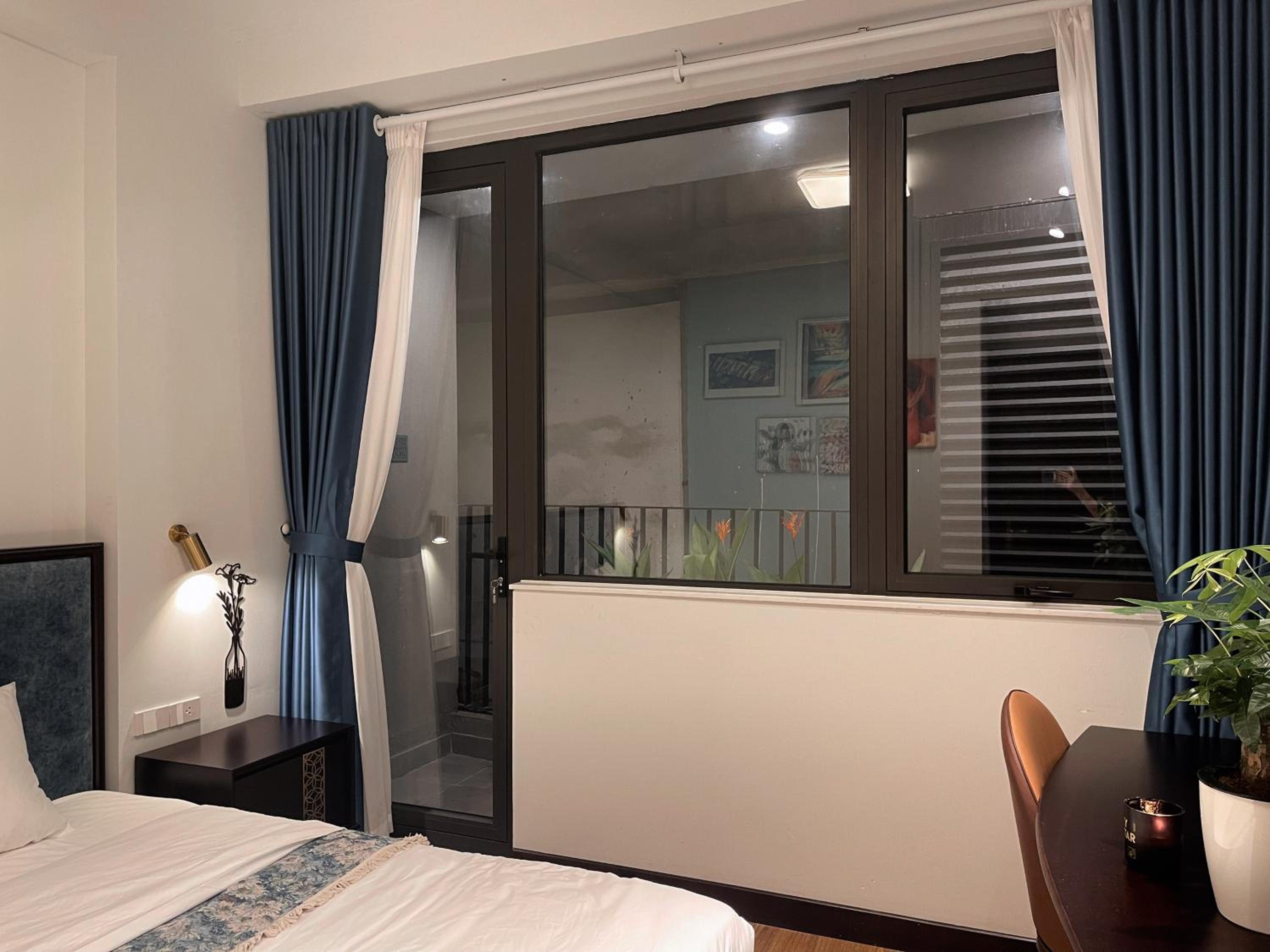 High-ser Apartment -2BR - NiceView - Parking - Spacious - In center