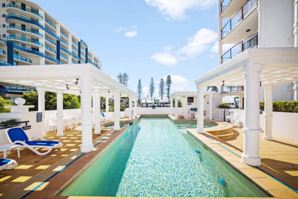 At The Beach Mooloolaba, Private Rooftop With Spa, 50m to Beach, Surfclub and Esplanade