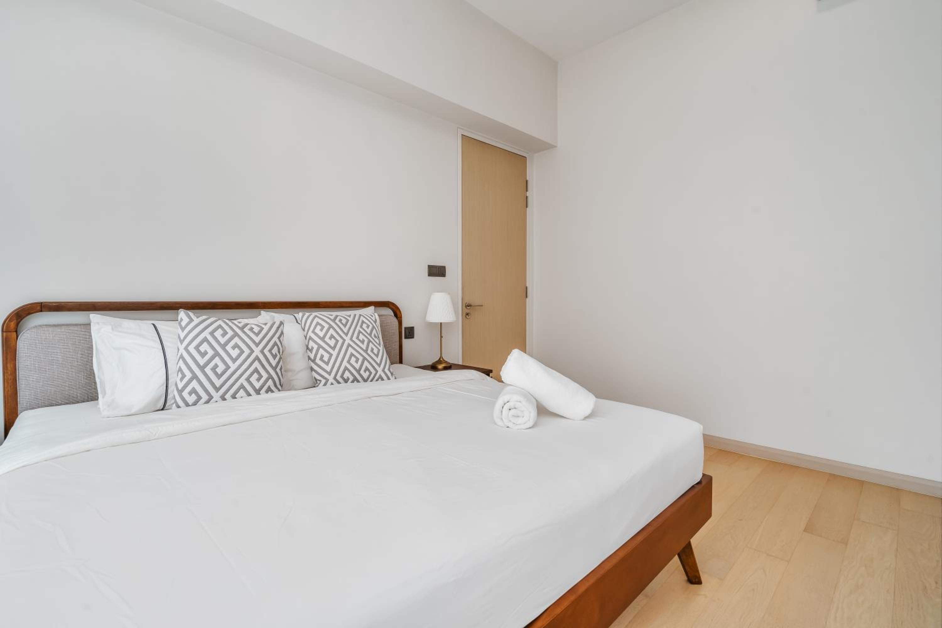 Designer 2BR Suite 400m to KLCC and LRT Station