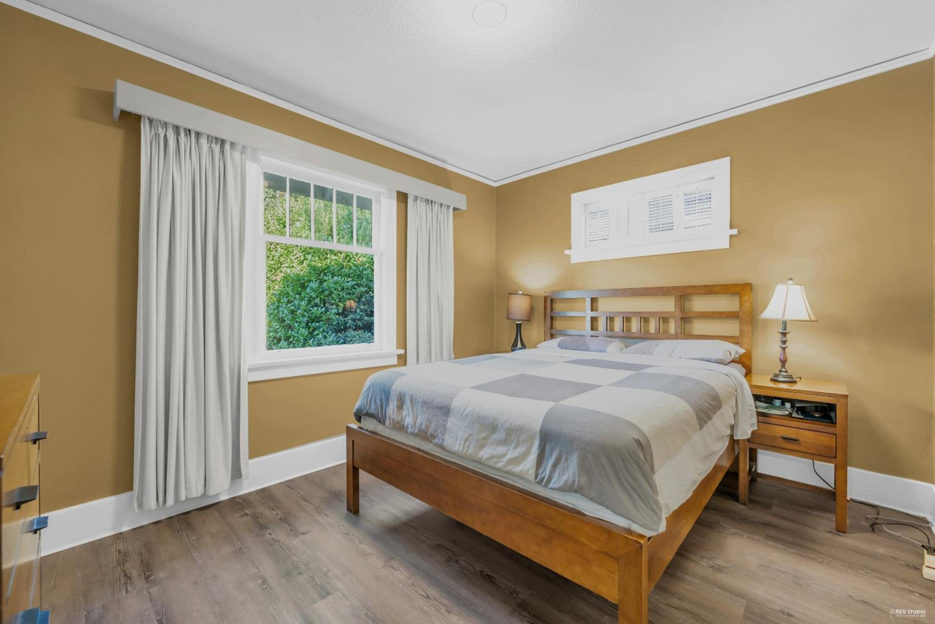 Comfort two bedrooms in main floor