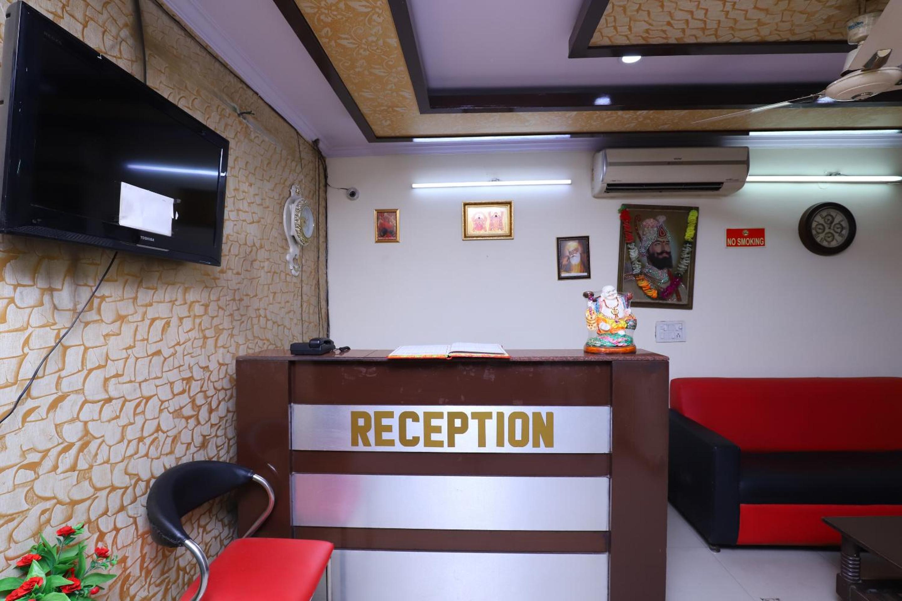 Lobby & Reception
