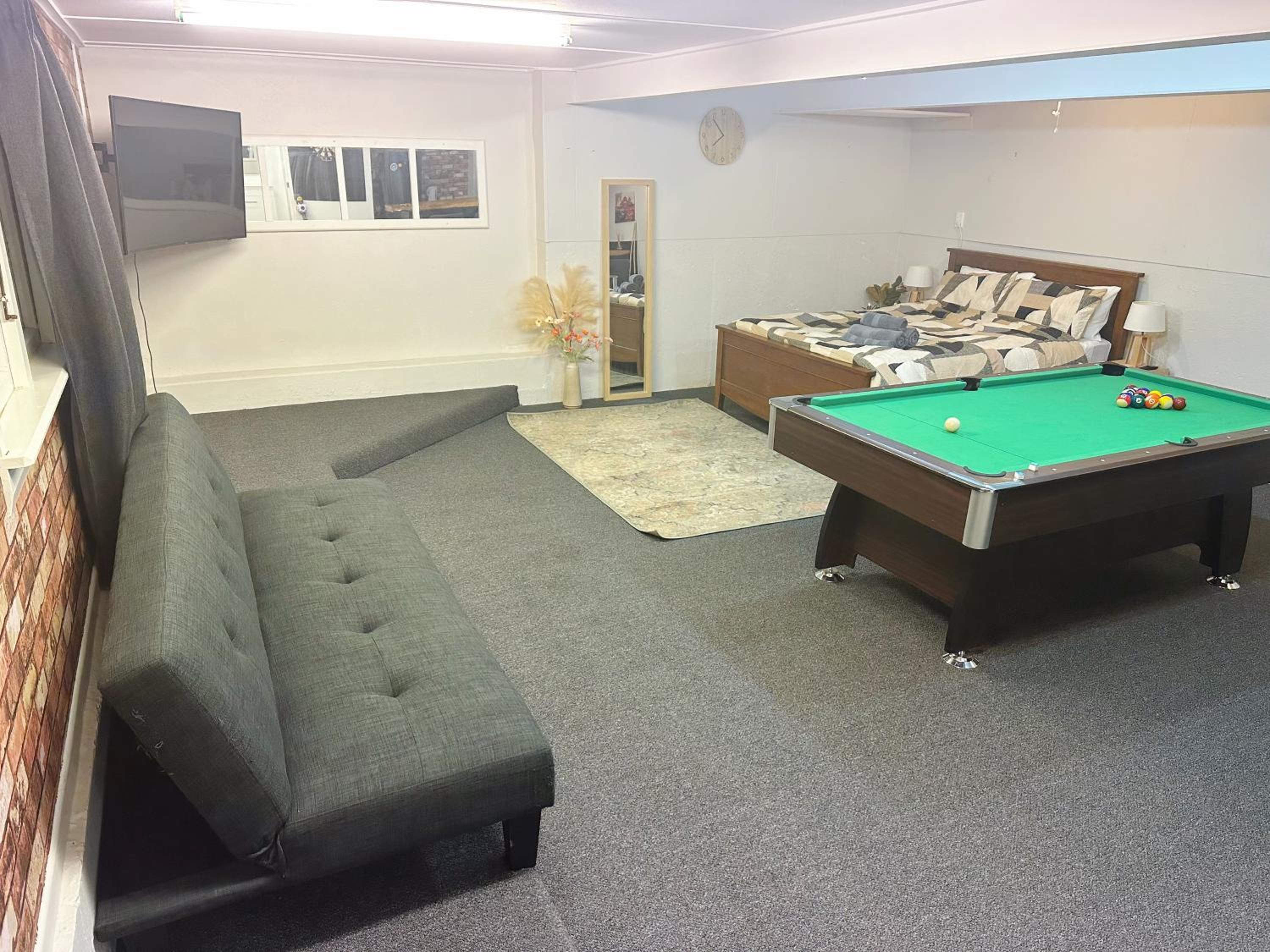 Lune-tastic Guesthouse