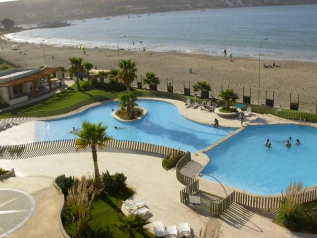 Edificio Costazul inserto playa La Herradura