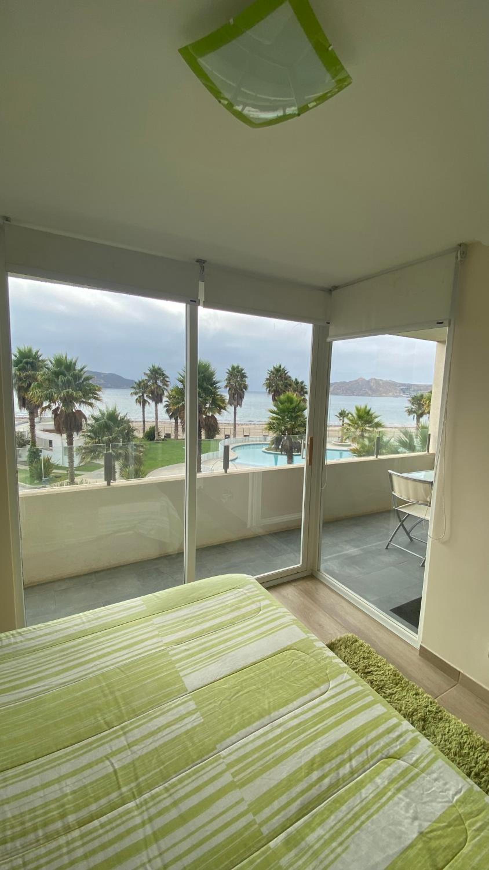 Edificio Costazul inserto playa La Herradura