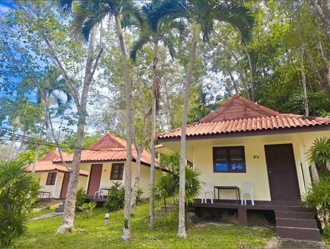 Koh Mook Rubber Tree Bungalows view 3
