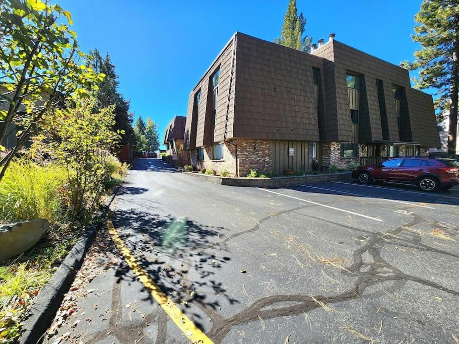 Tahoe Shoreline Retreat - Close to Ski Resorts & HOA Amenities view 5