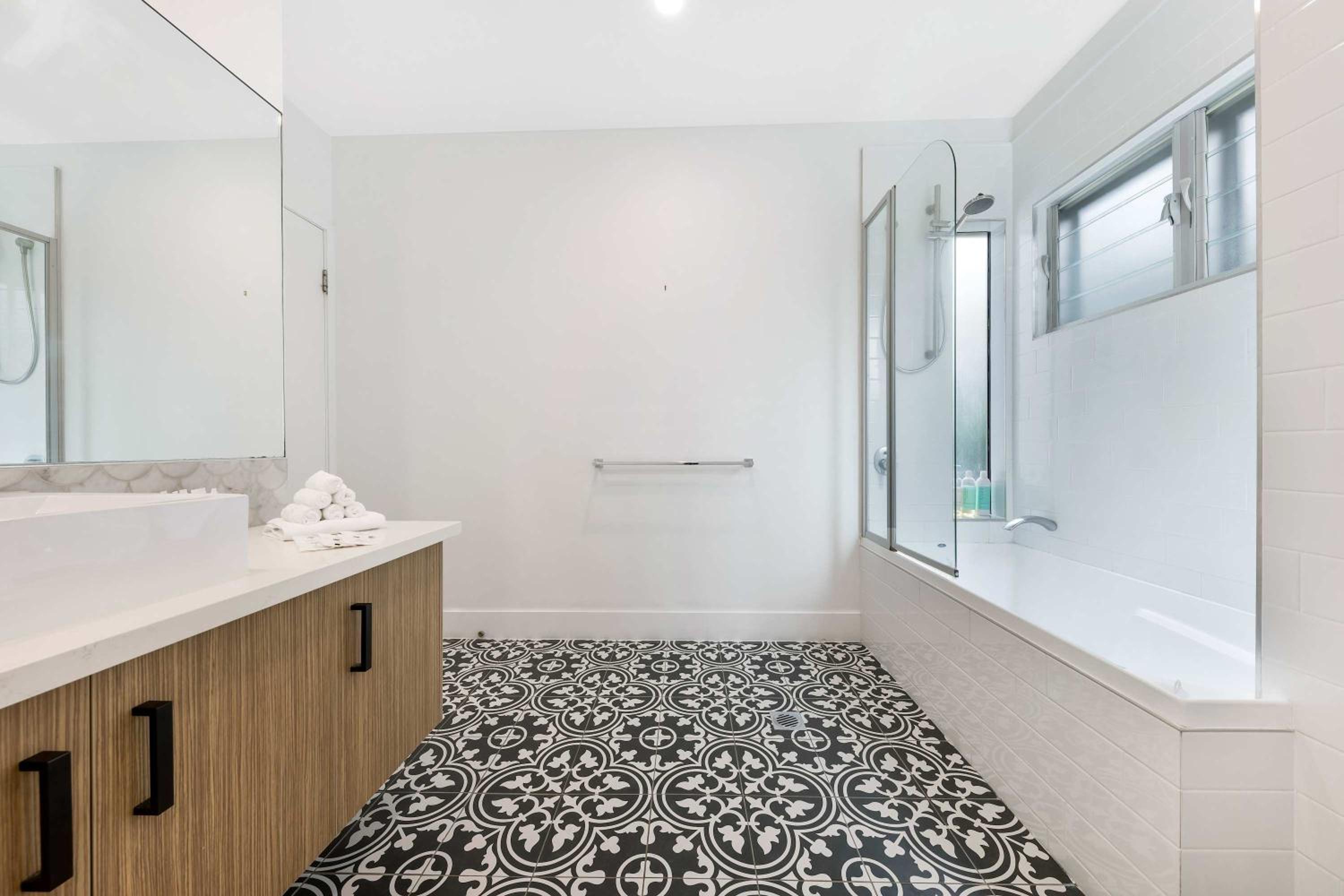 Stunning Alex Heads Beach House - Pet friendly