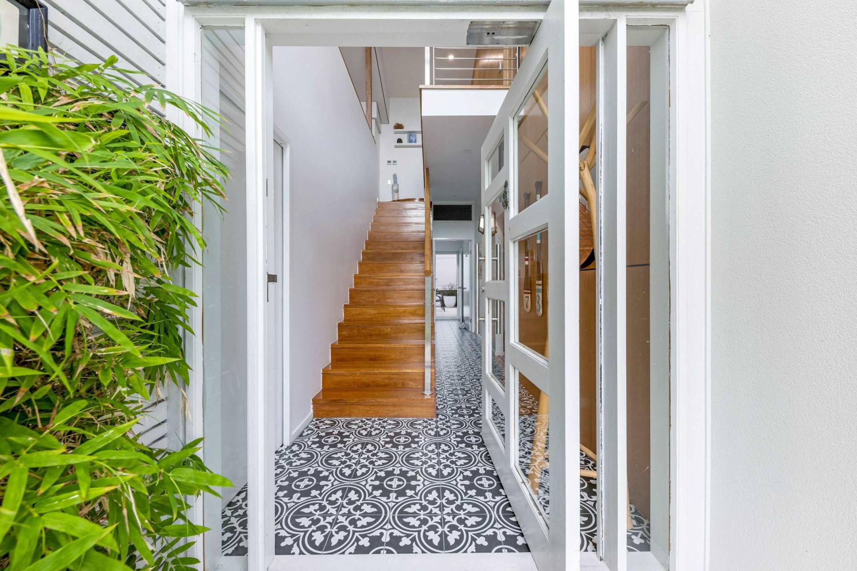 Stunning Alex Heads Beach House - Pet friendly