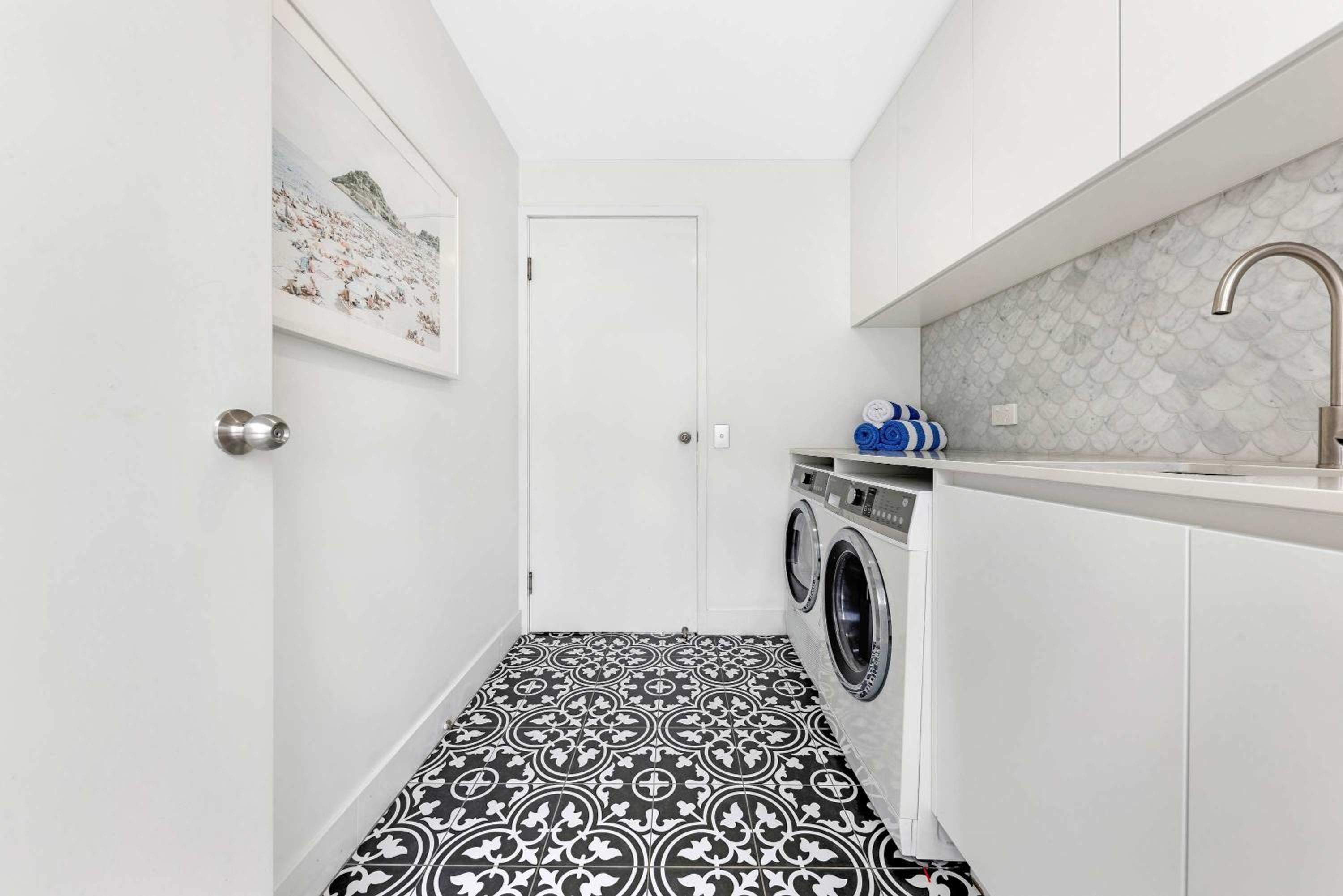 Stunning Alex Heads Beach House - Pet friendly