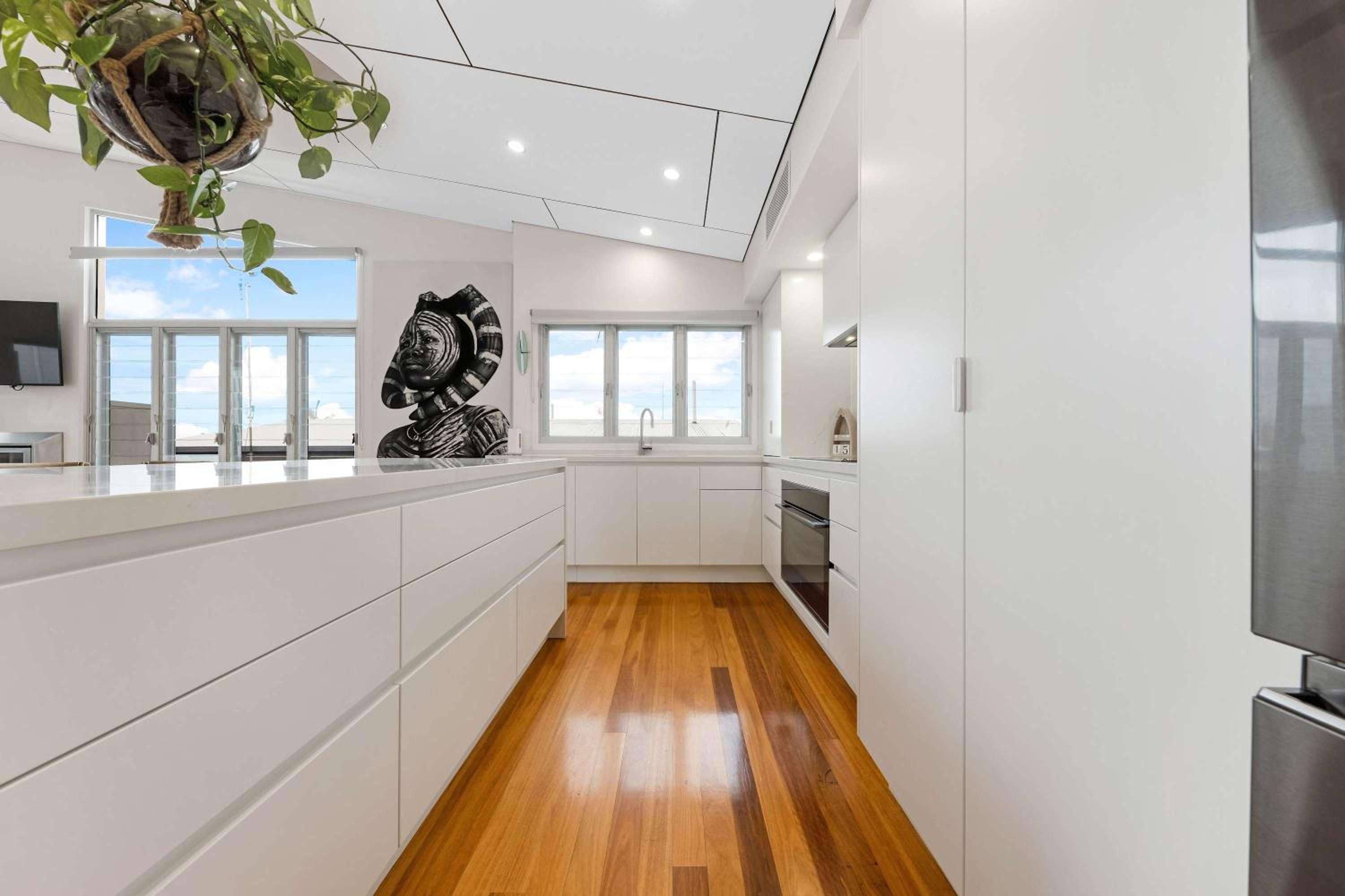 Stunning Alex Heads Beach House - Pet friendly