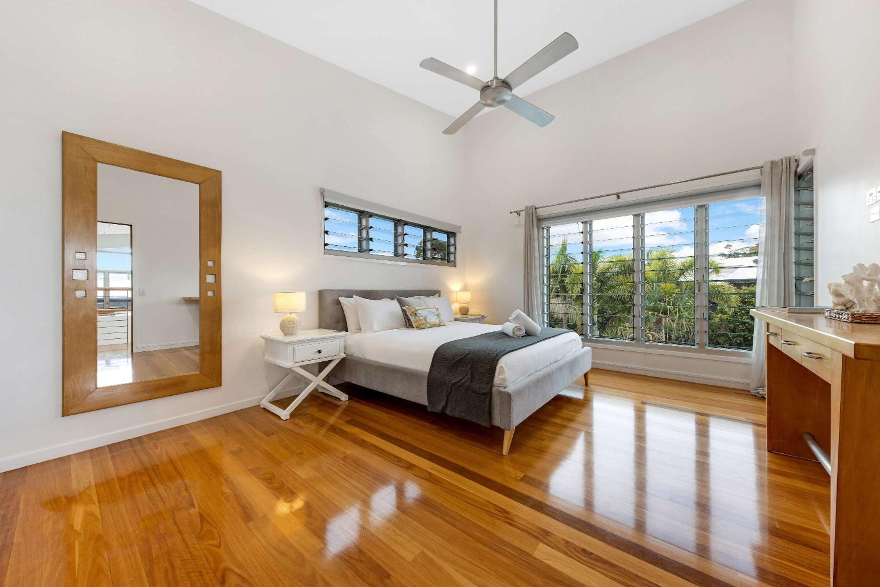 Stunning Alex Heads Beach House - Pet friendly