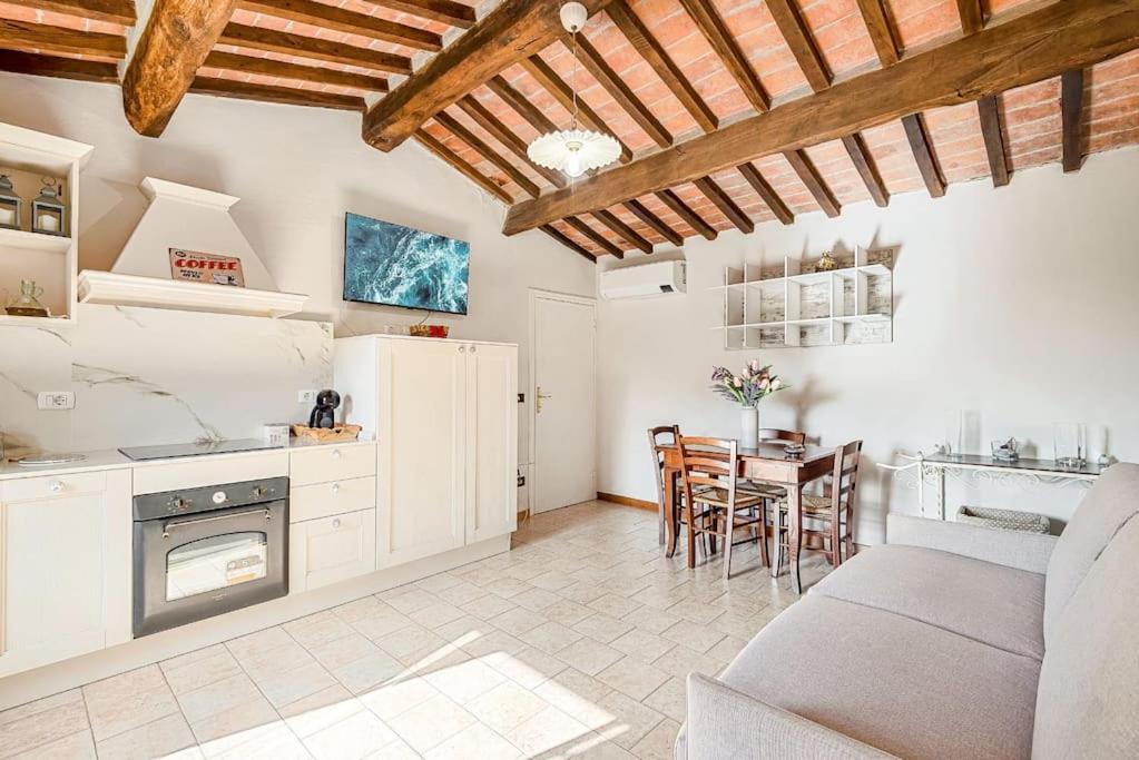 Antico casale toscano a due passi dal mare view 5
