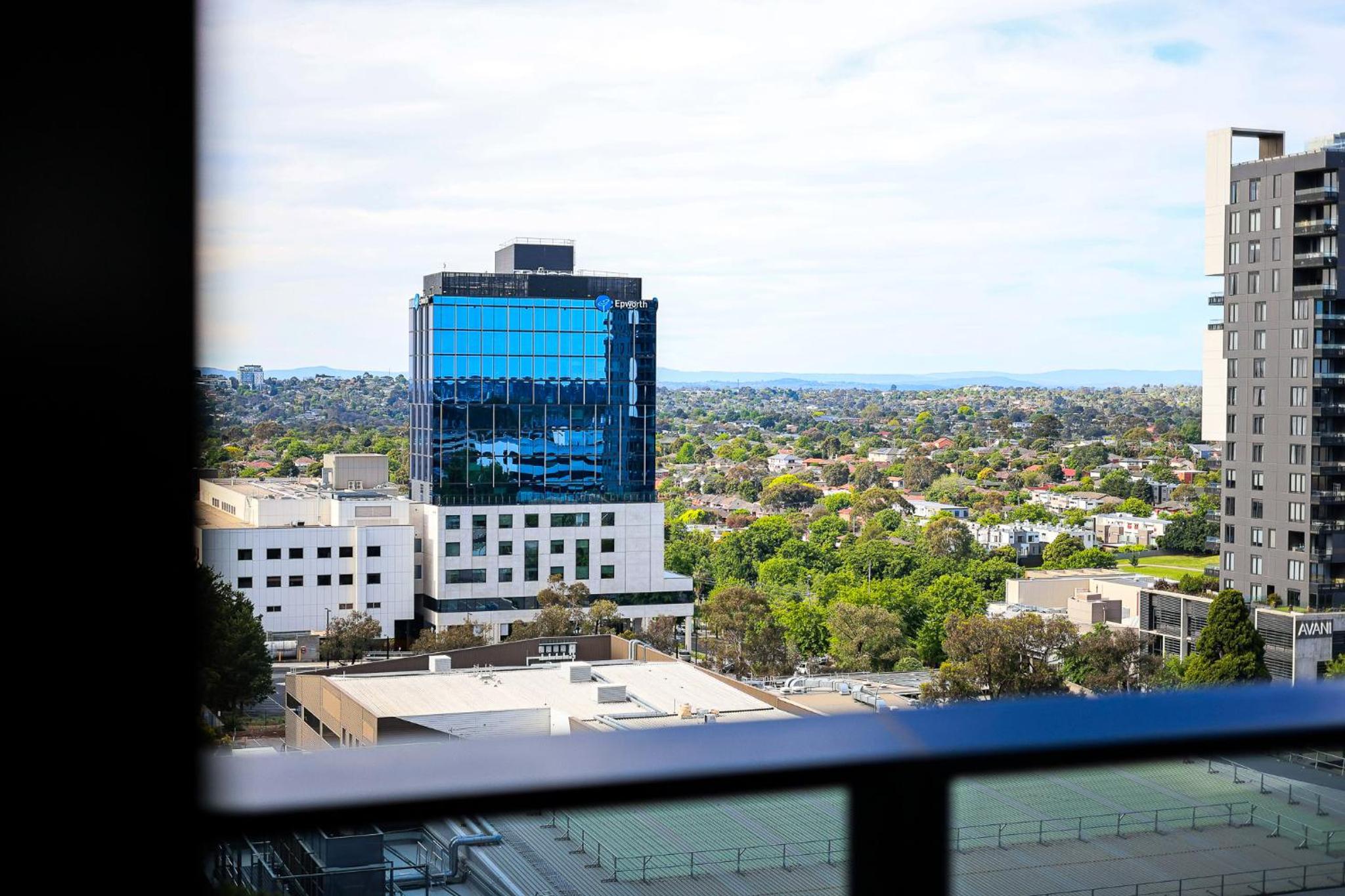 StayAU Stylish 2BR 2Bath Central Box Hill