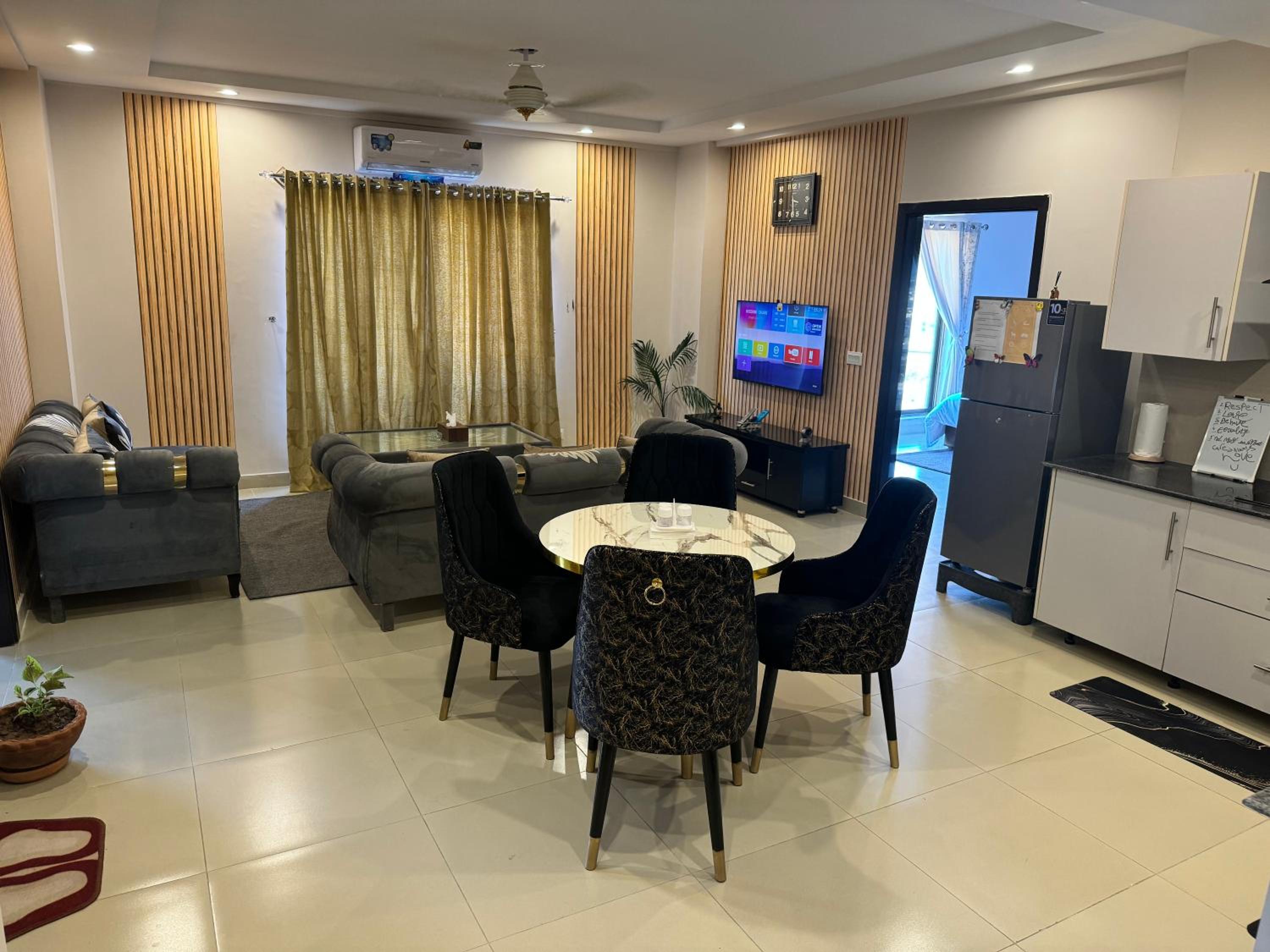 Luxury 2BDR cube apartment
