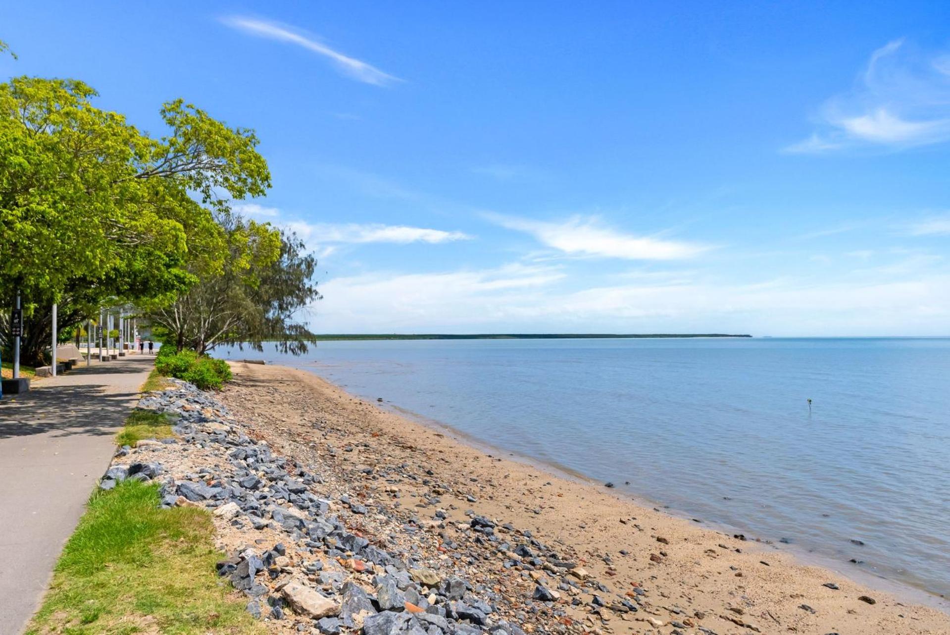 Belle Escapes Rydges Plaza Esplanade Luxury 2-Bedroom Apartment