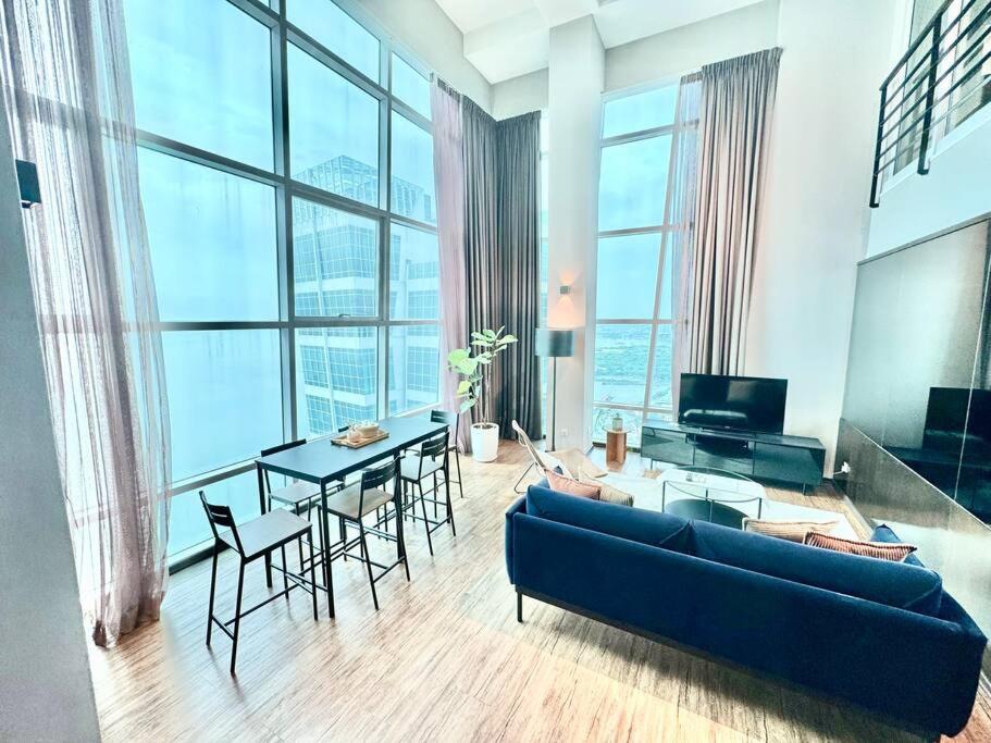 Maritime Suites - 2min drive to Georgetown 18min from airport FULL SEAVIEW 2BR 2 bathrooms Suites photo 2