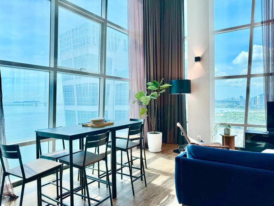 Maritime Suites - 2min drive to Georgetown 18min from airport FULL SEAVIEW 2BR 2 bathrooms Suites photo 1