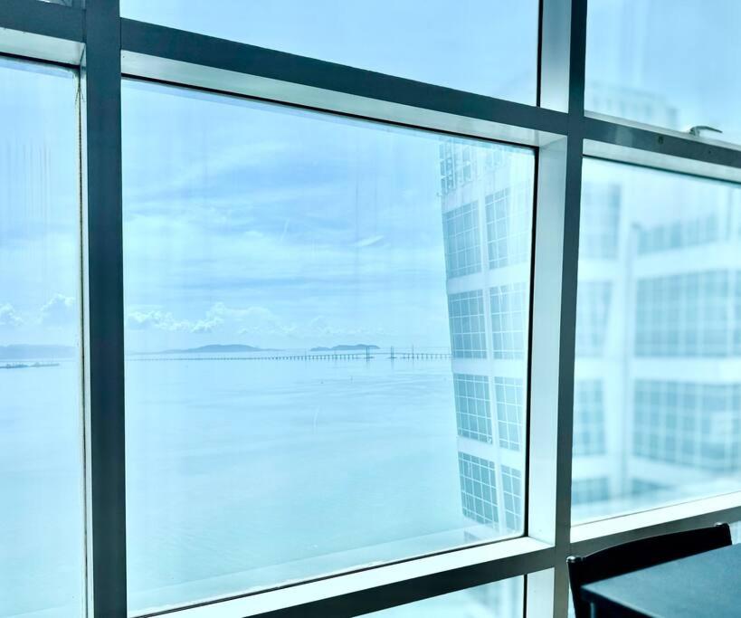 Maritime Suites - 2min drive to Georgetown 18min from airport FULL SEAVIEW 2BR 2 bathrooms Suites photo 4
