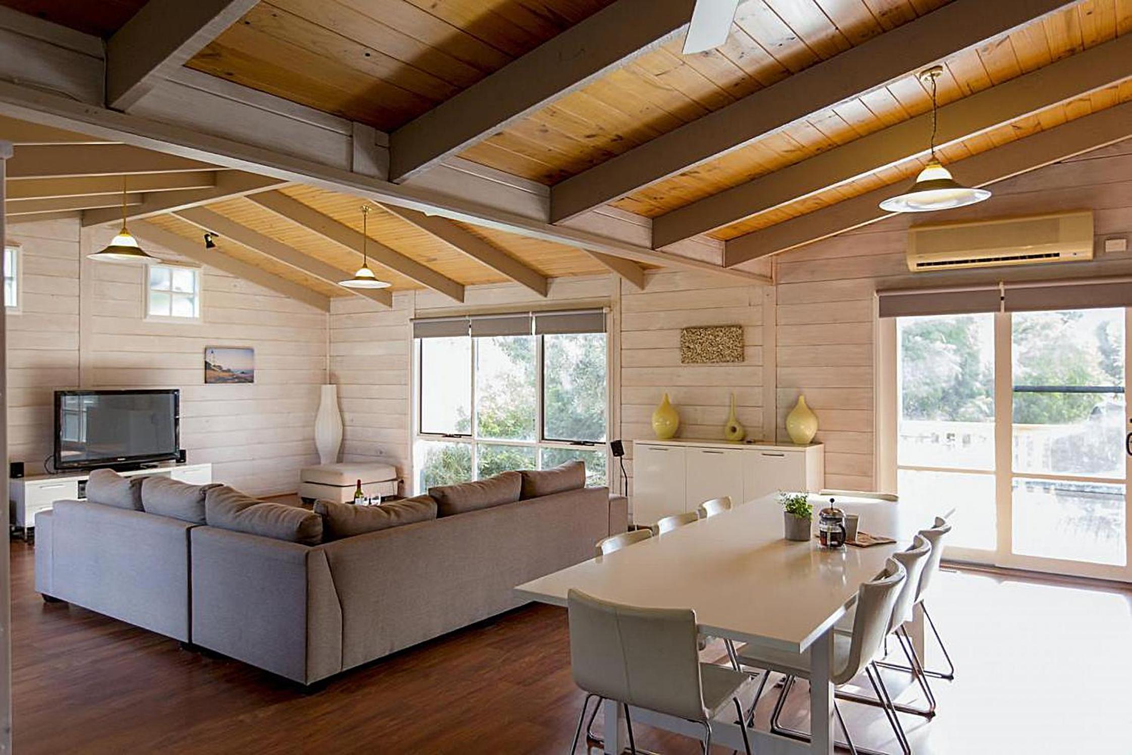 121 Ocean Throughway