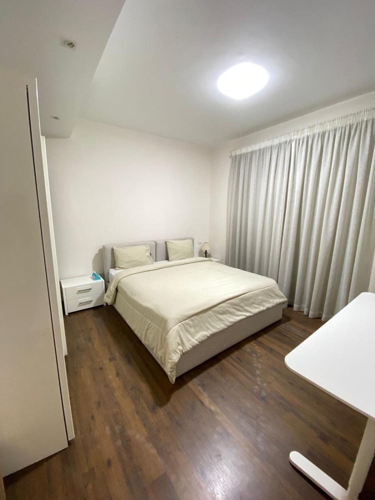 Service apartment - 2 bedroom with 3 bathrooms in CFC