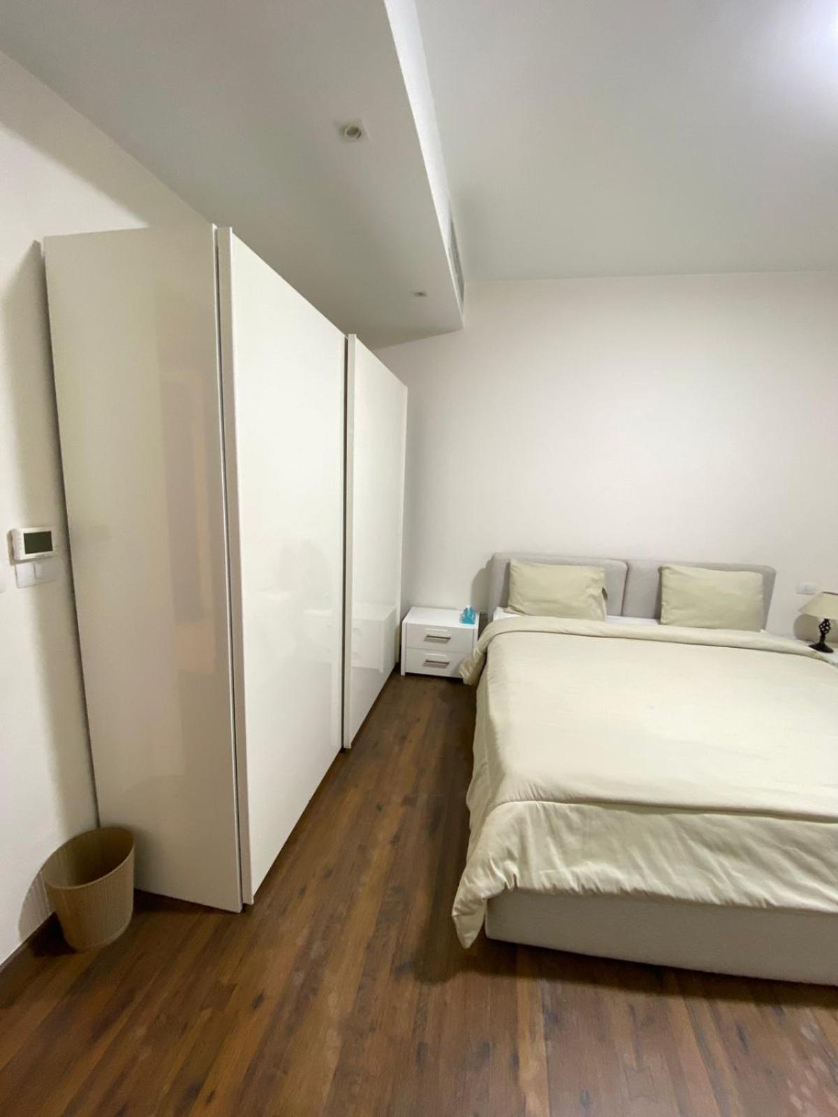 Service apartment - 2 bedroom with 3 bathrooms in CFC