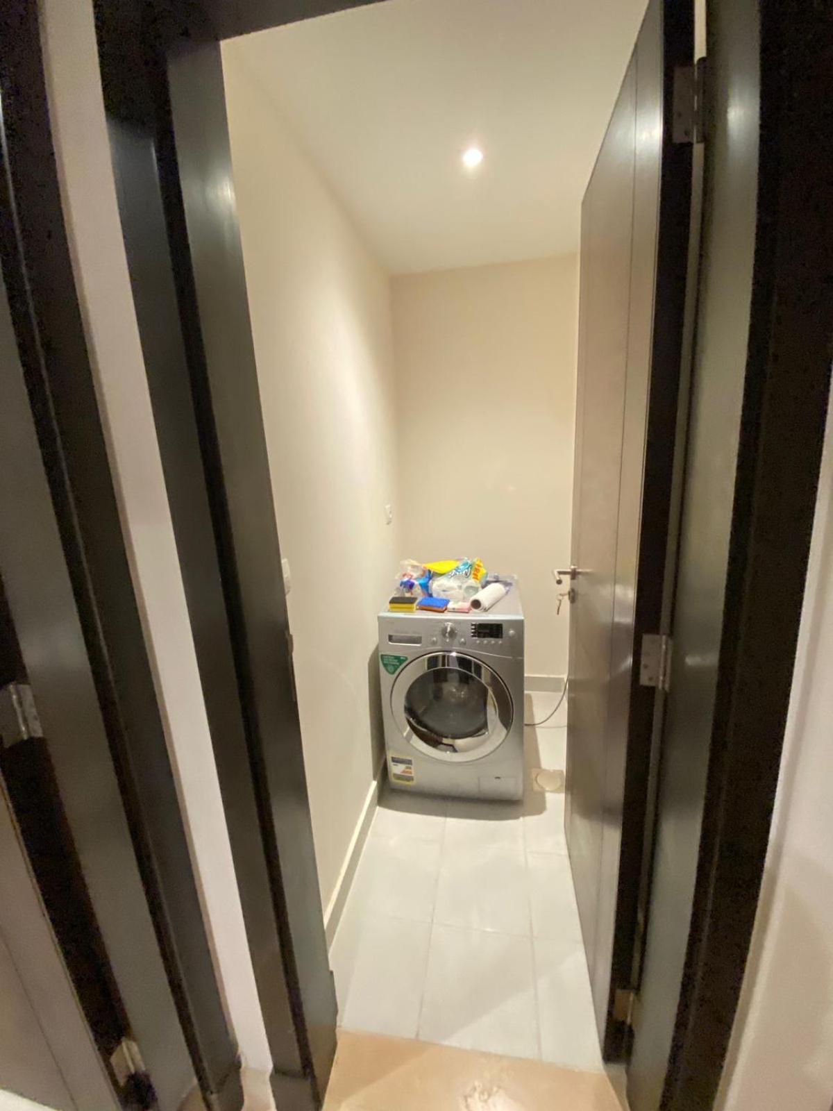 Service apartment - 2 bedroom with 3 bathrooms in CFC