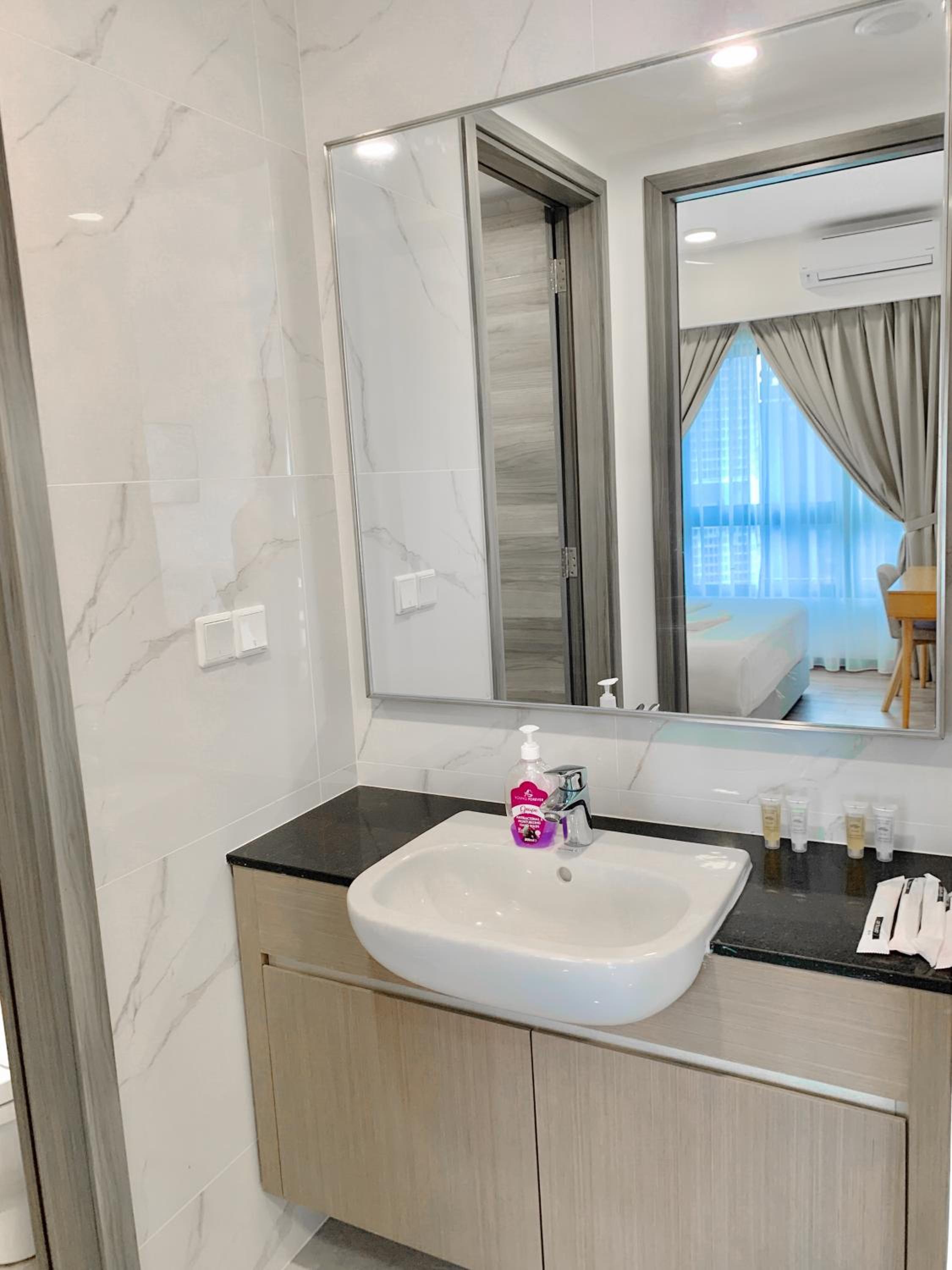 AGILE Infinity Suites TRX By AR