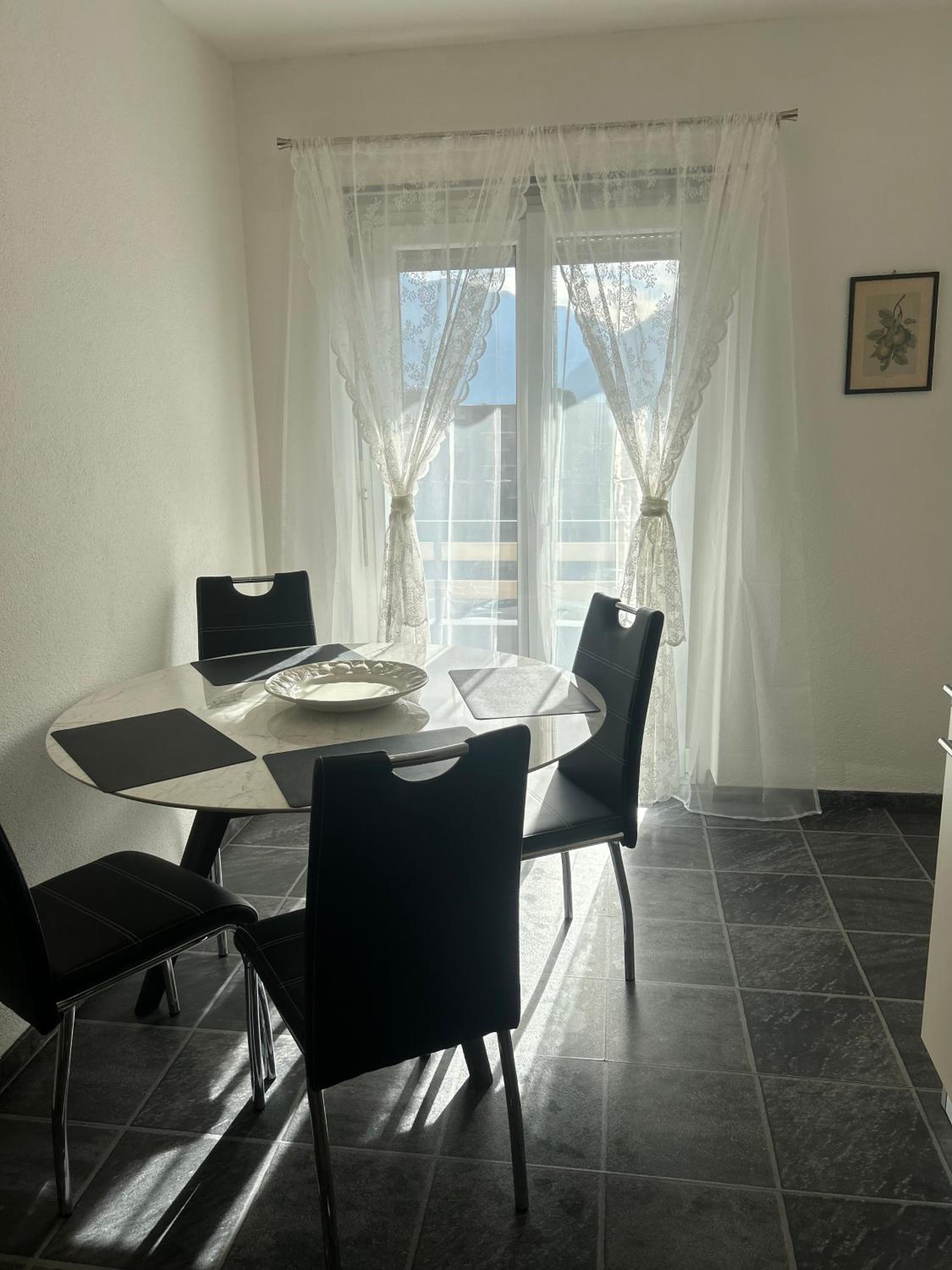 Melide lake apartment