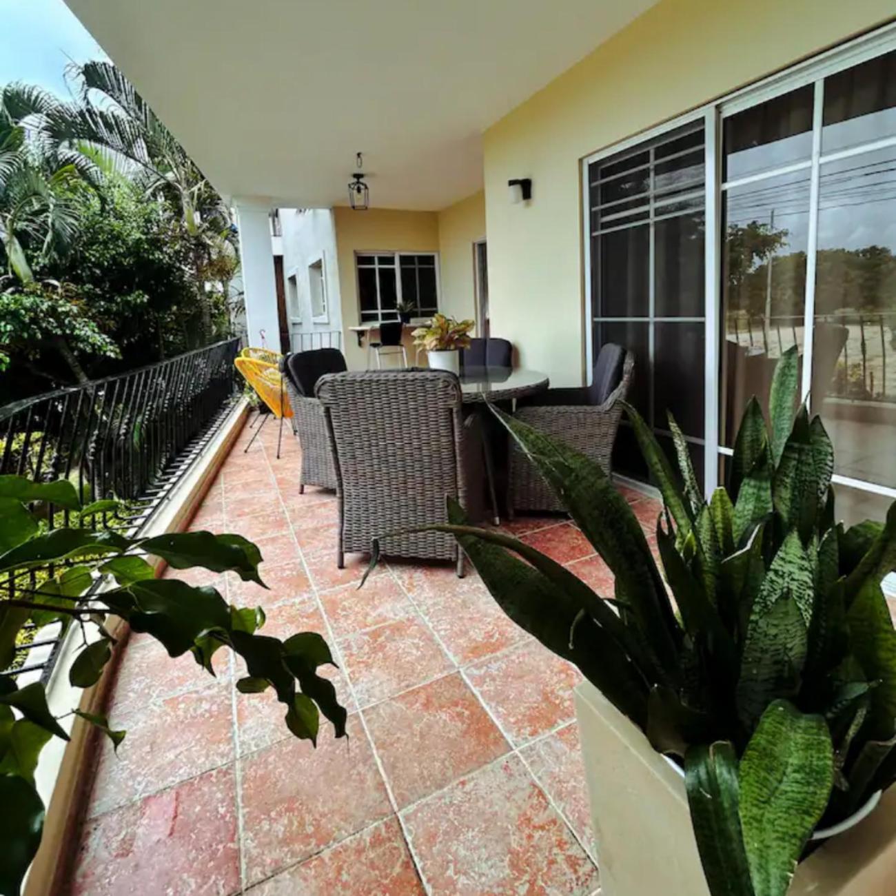 Punta Cana, Apto 2BR para 6 con Piscina y WiFi cerca de la playa view 3