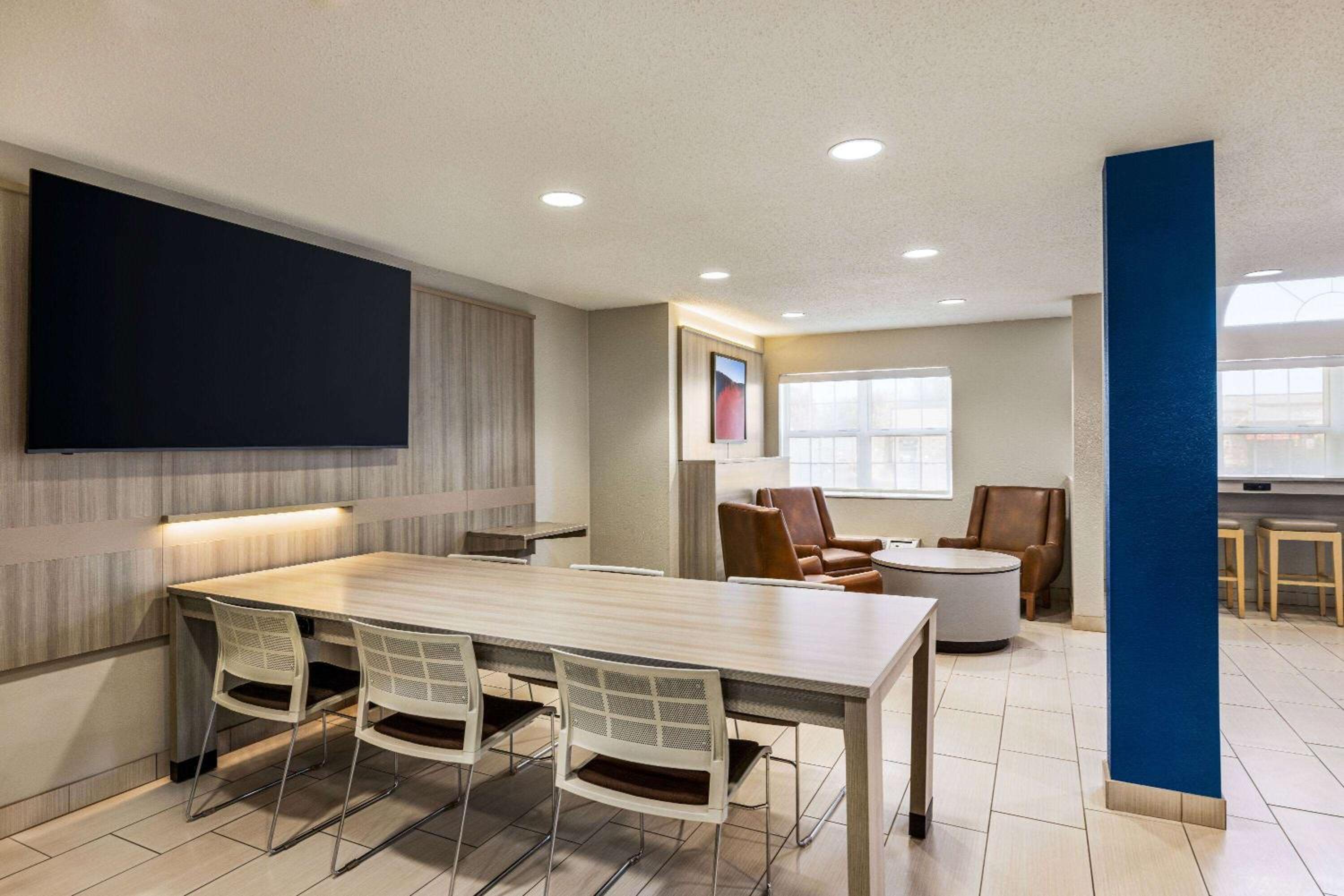 Microtel Inn & Suites by Wyndham New Ulm view 4