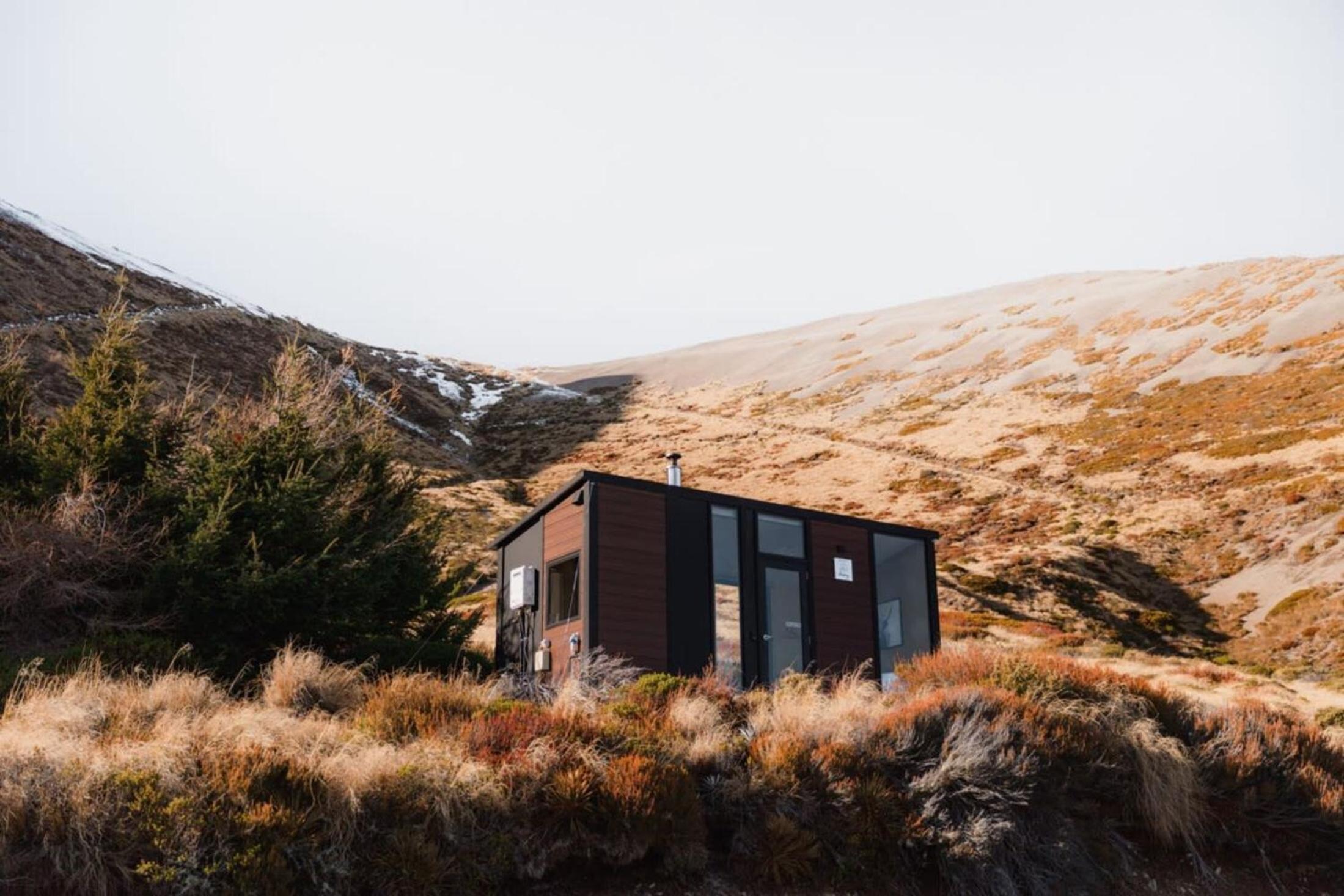 Lake Stella Mountain Retreat 1 - Falcons Nest by Tiny Away