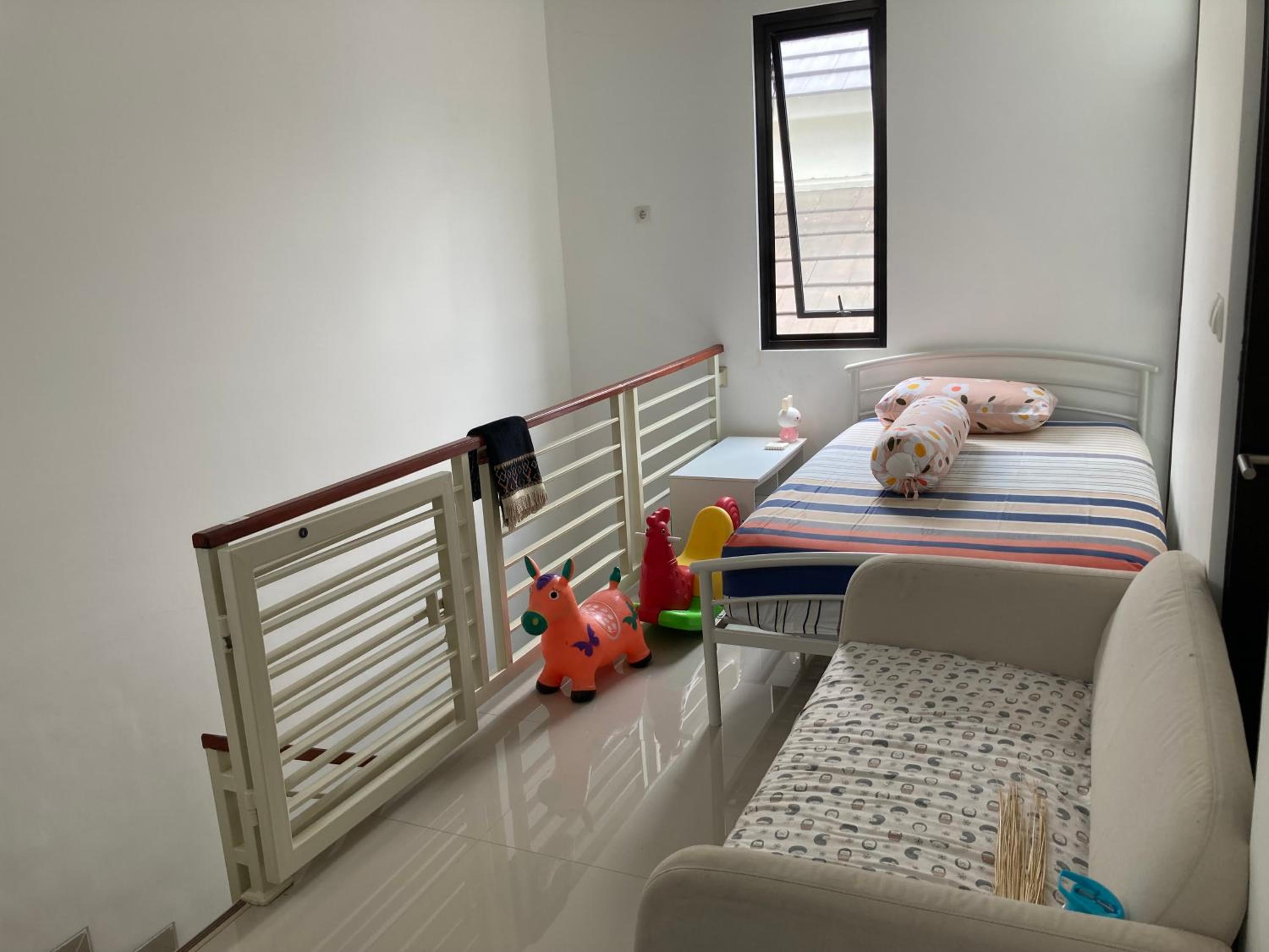 RAM Homestay Sharia, 5 Adults 1 Child, Ideal Stay Between Bromo & South Malang Beaches