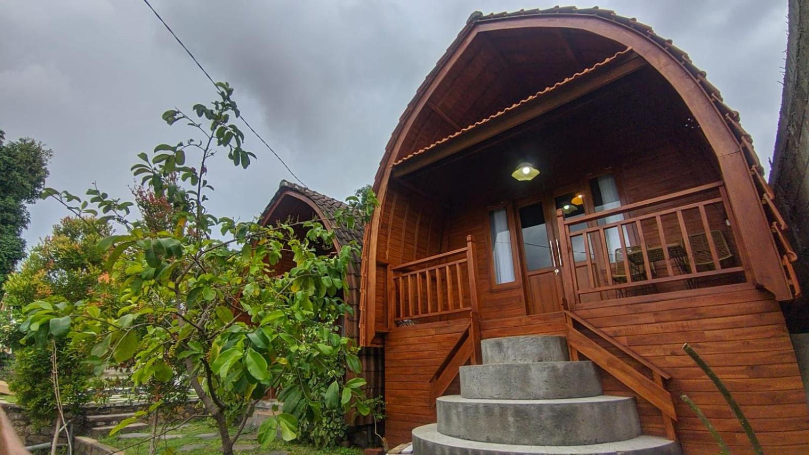 Villa Rumah Kayu Lovina view 3