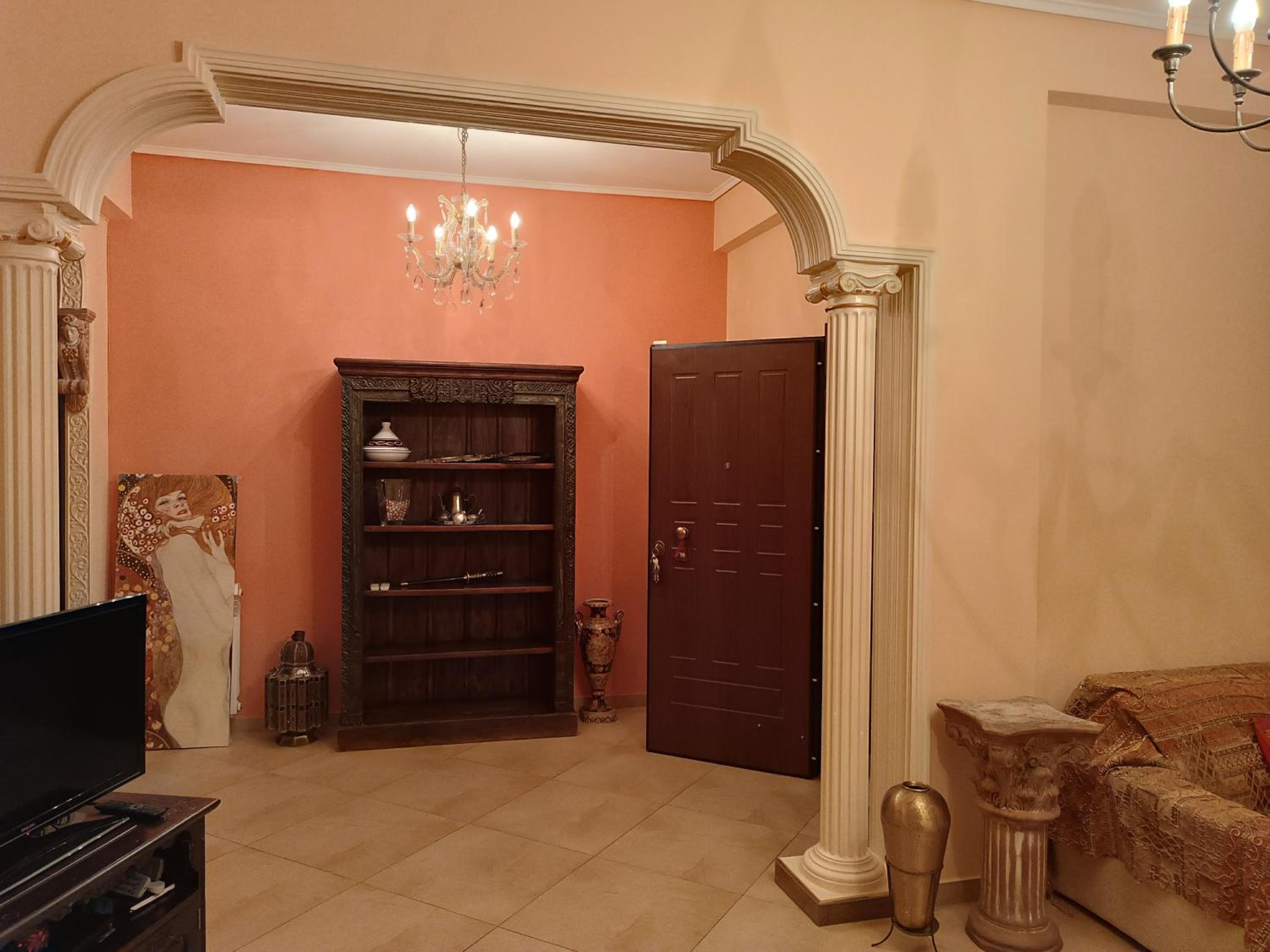 Eleni's Astrous Home