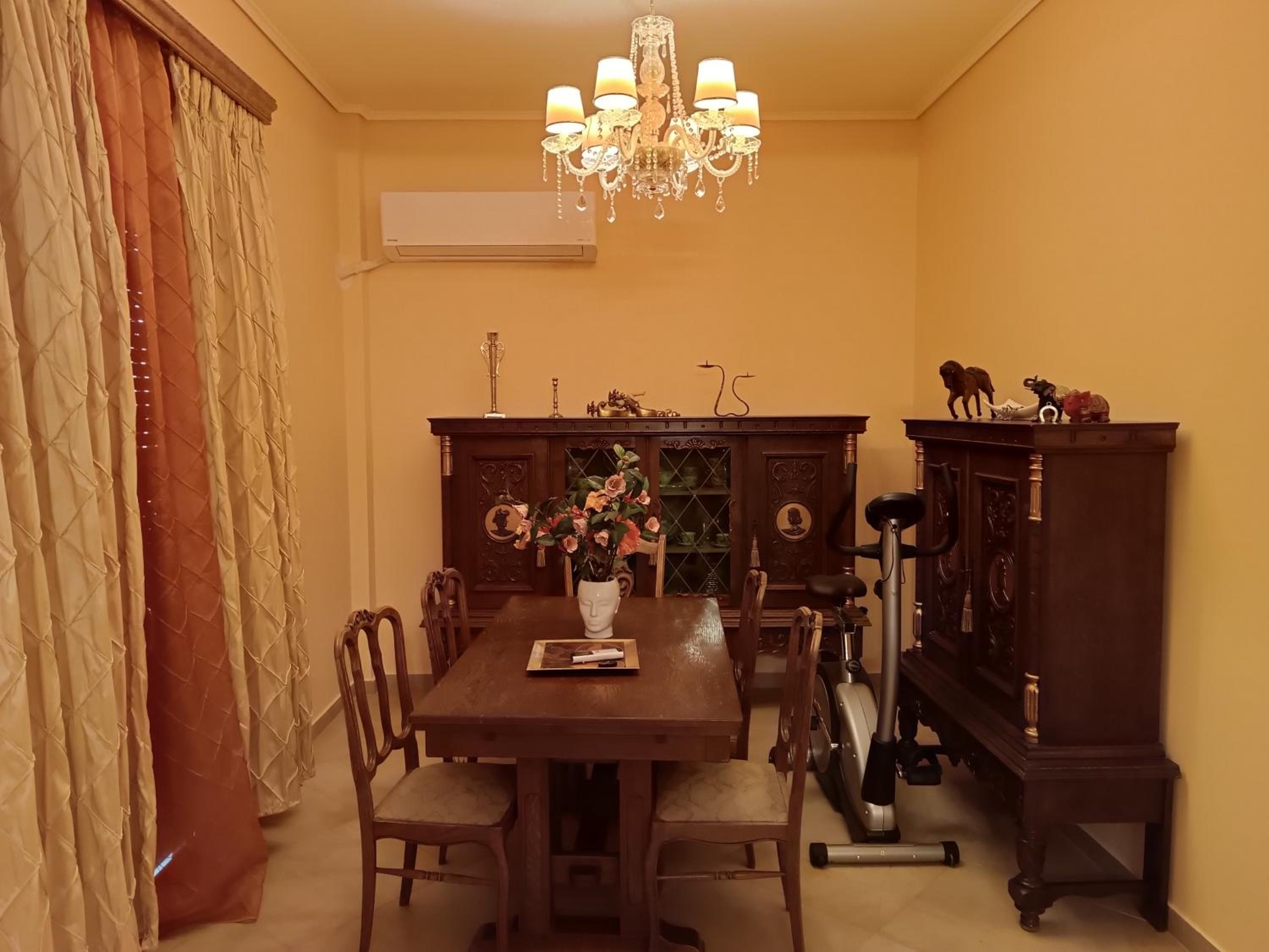 Eleni's Astrous Home